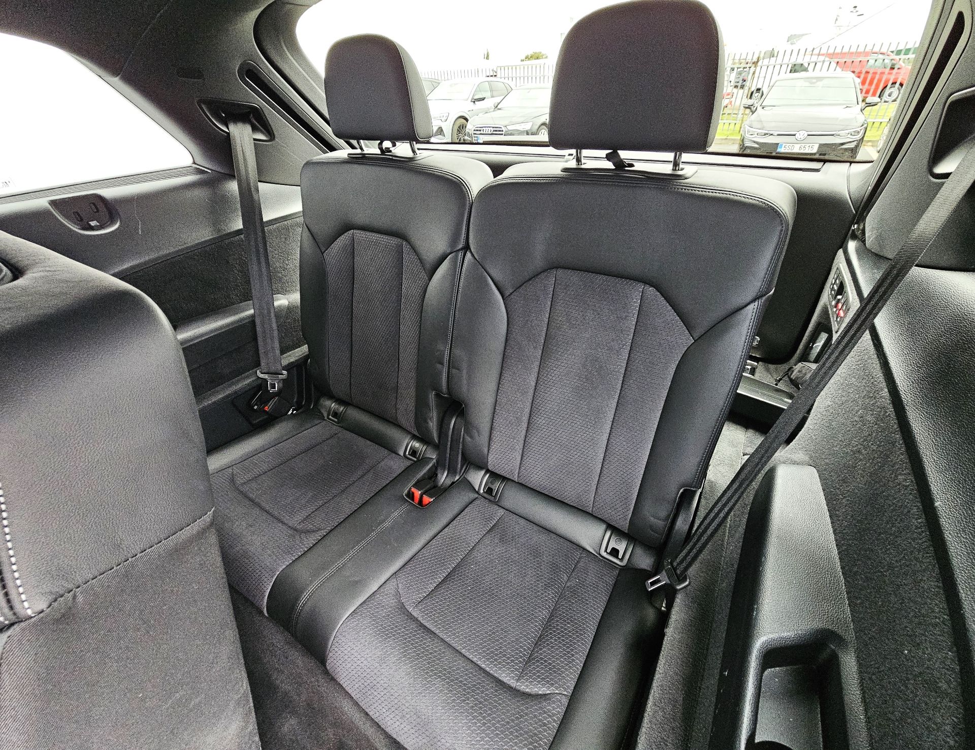 Audi Q7, S-LINE 50 TDI 210 kW Quattro 7 - fotka 6