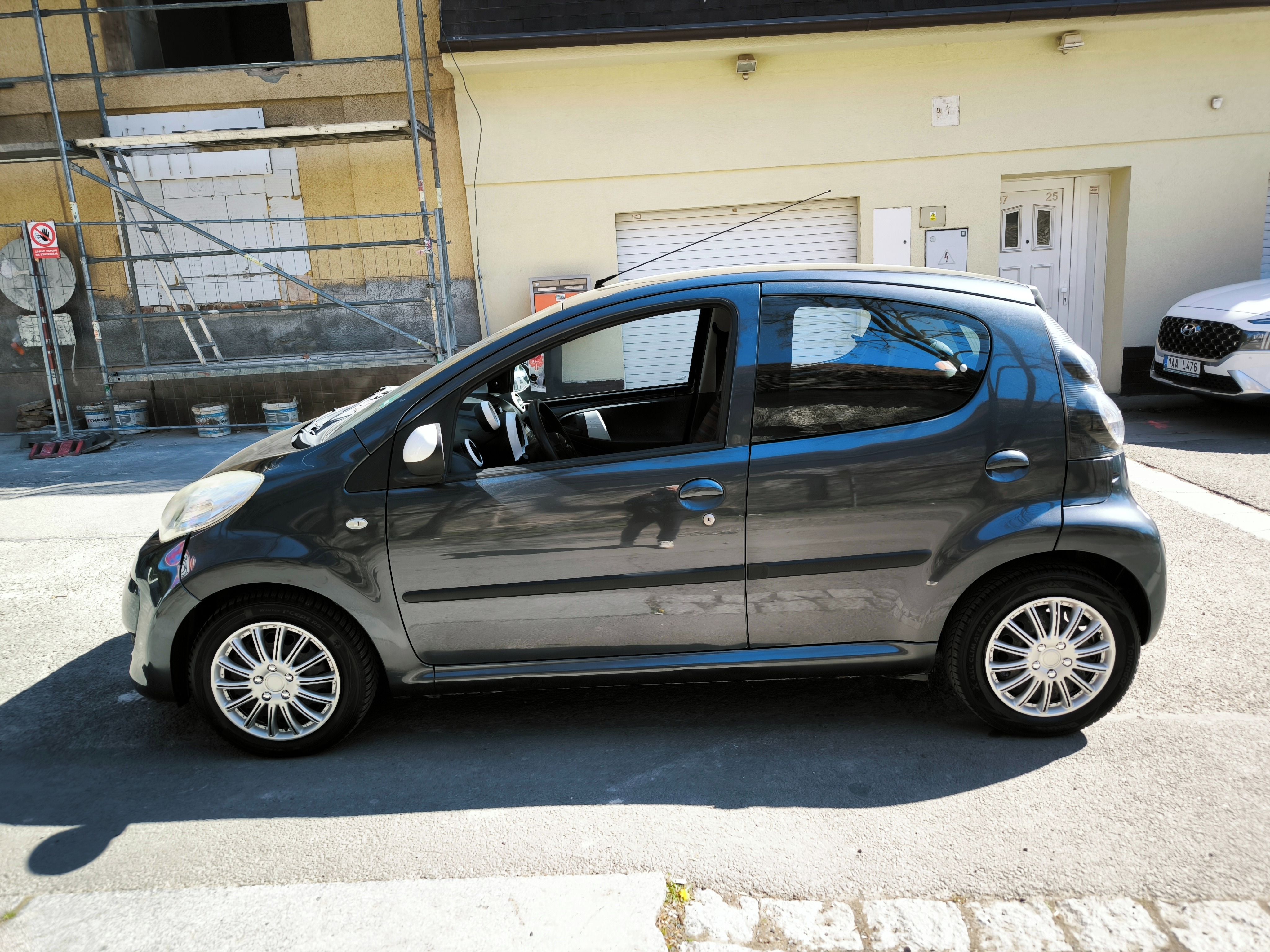Citroën C1, 999cm klimatizace 5dvéř - fotka 5