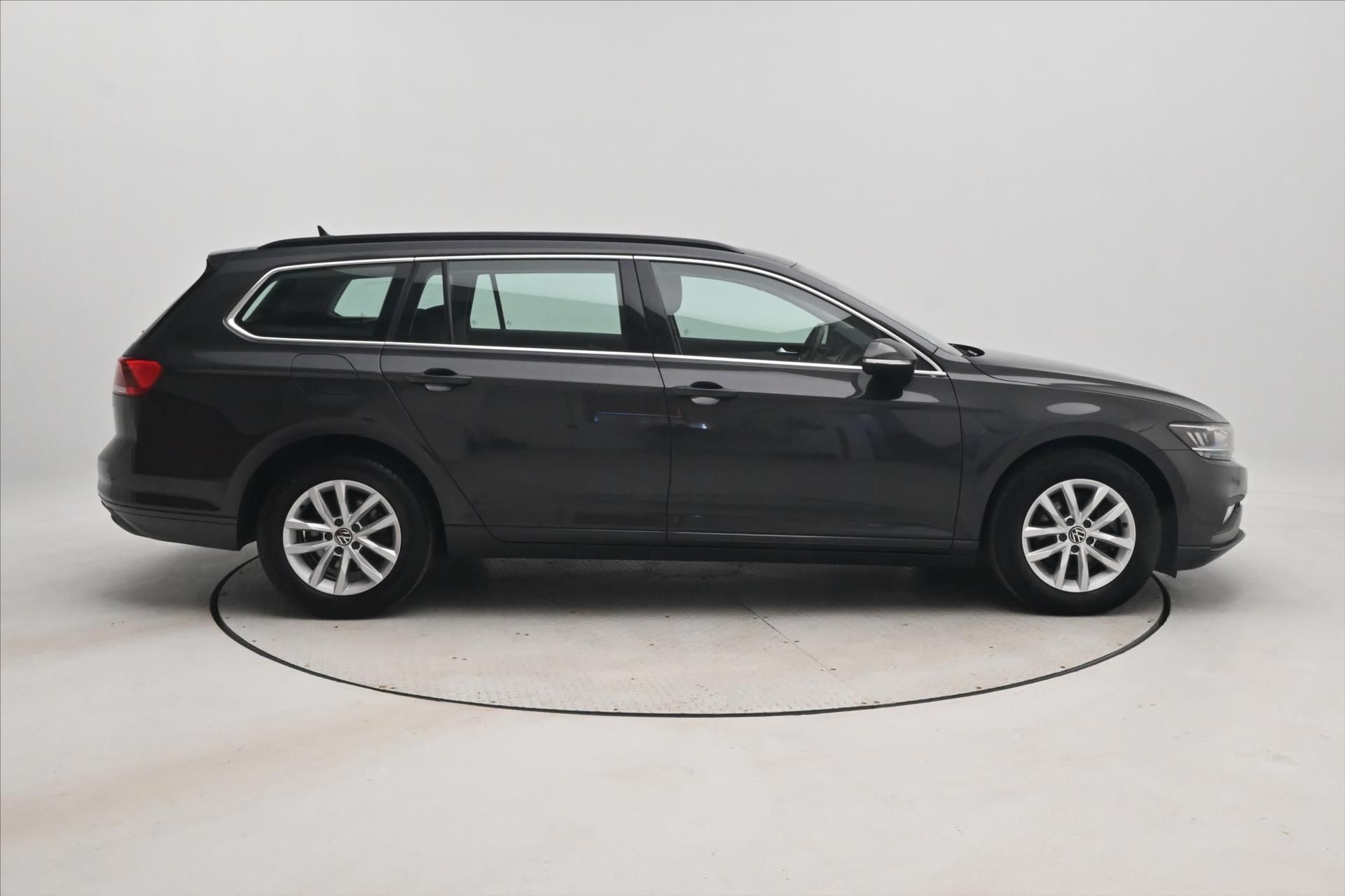 Volkswagen Passat, 2,0 TDI 110kW DSG Business VŮZ - fotka 4
