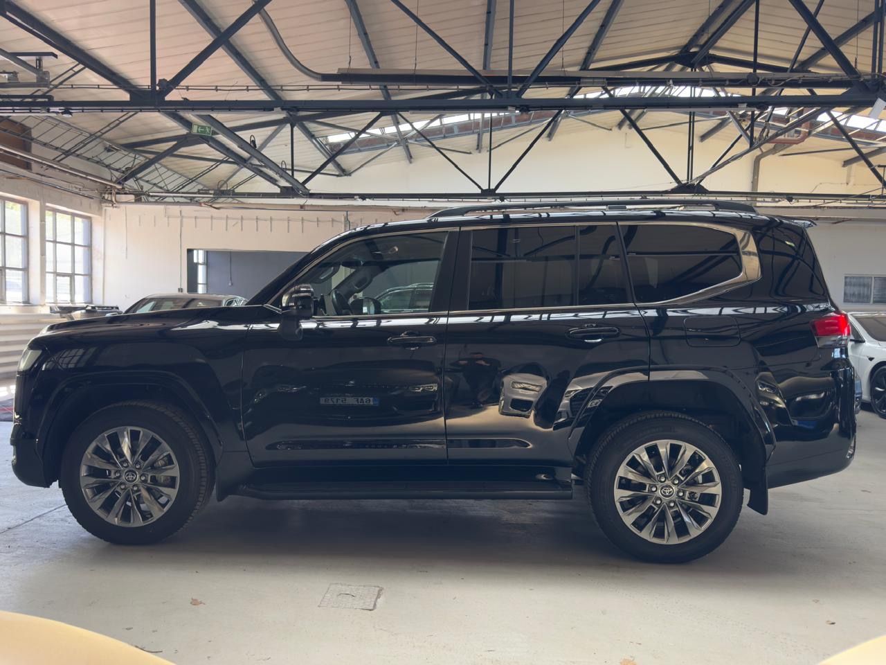 Toyota Land Cruiser, Toyota Land Cruiser 300 3.3D - fotka 2