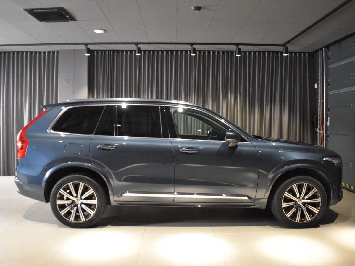 Volvo XC90, 2,0 B5 AWD Ultimate tažné,Pano - fotka 3