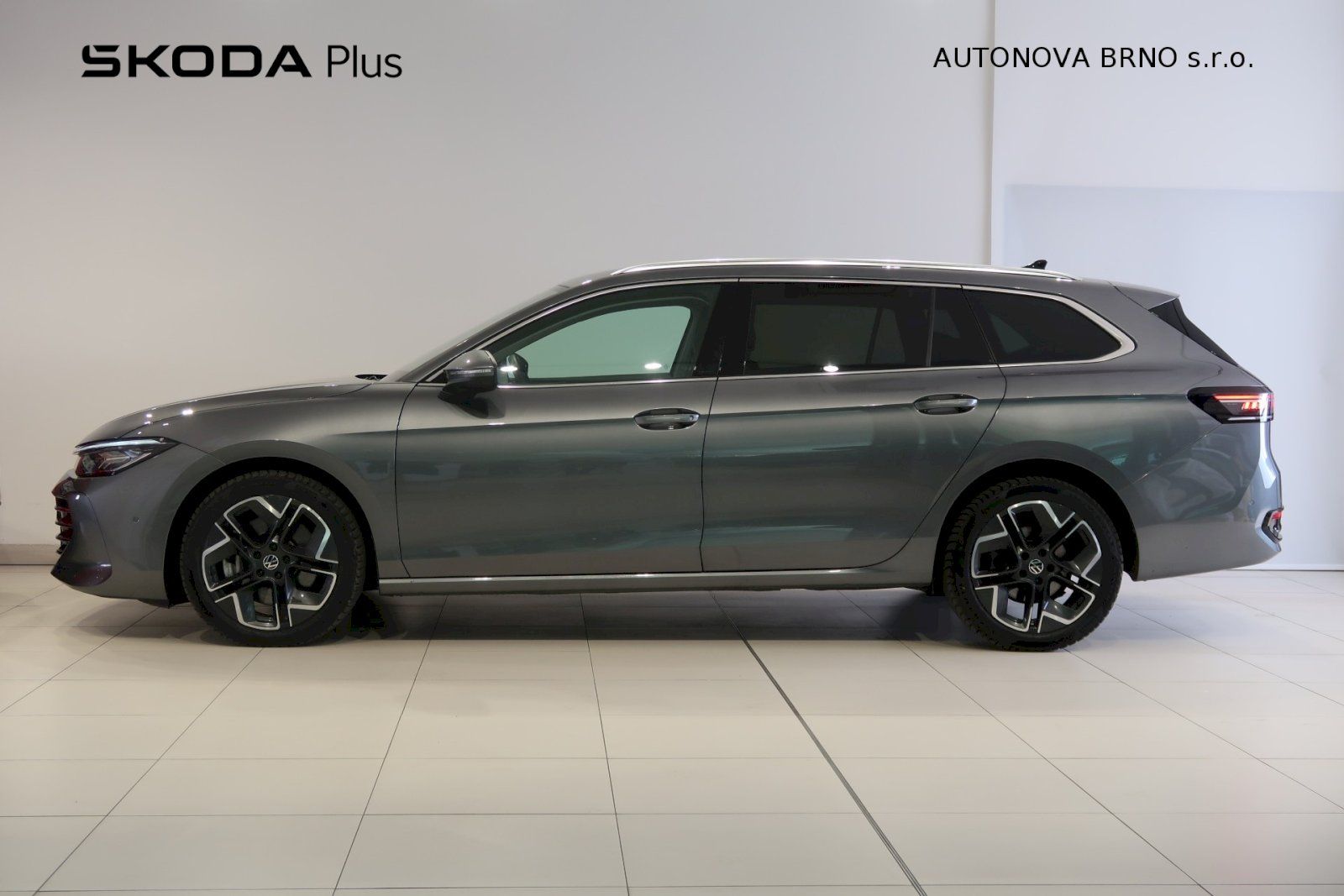Volkswagen Passat Variant, 2.0 TDi 142kW Elegance - fotka 3