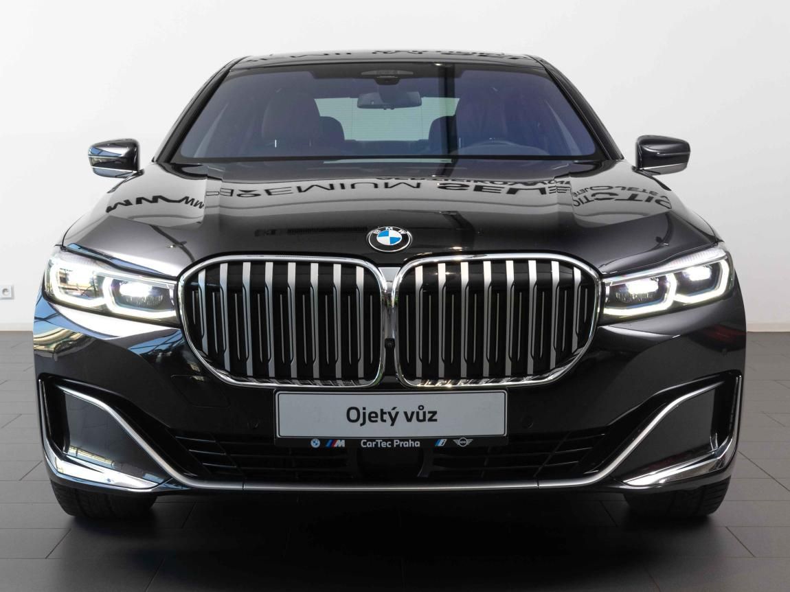 BMW Řada 7, 750Li xDrive Sedan - fotka 2