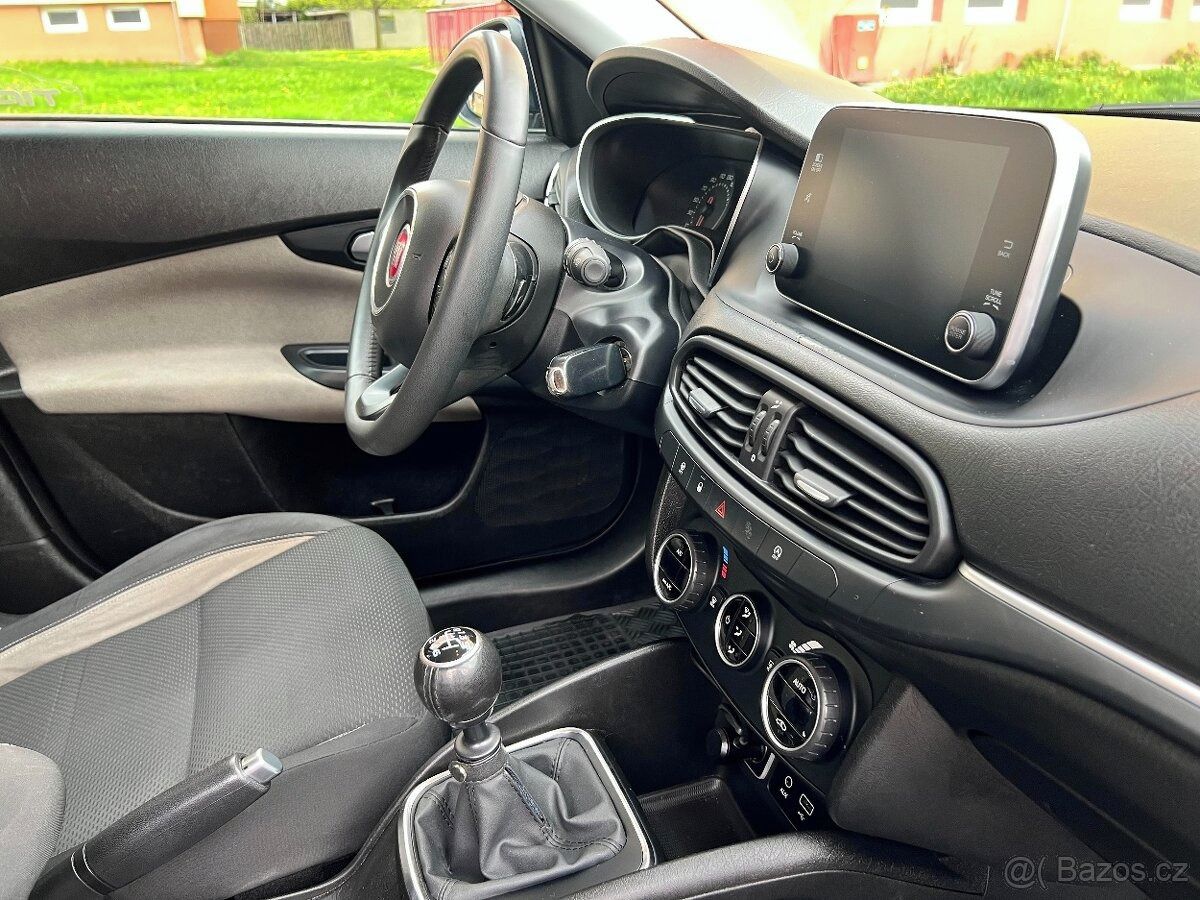Fiat Tipo, Fiat Tipo 1,4 T-Jet 88kW HB - fotka 6