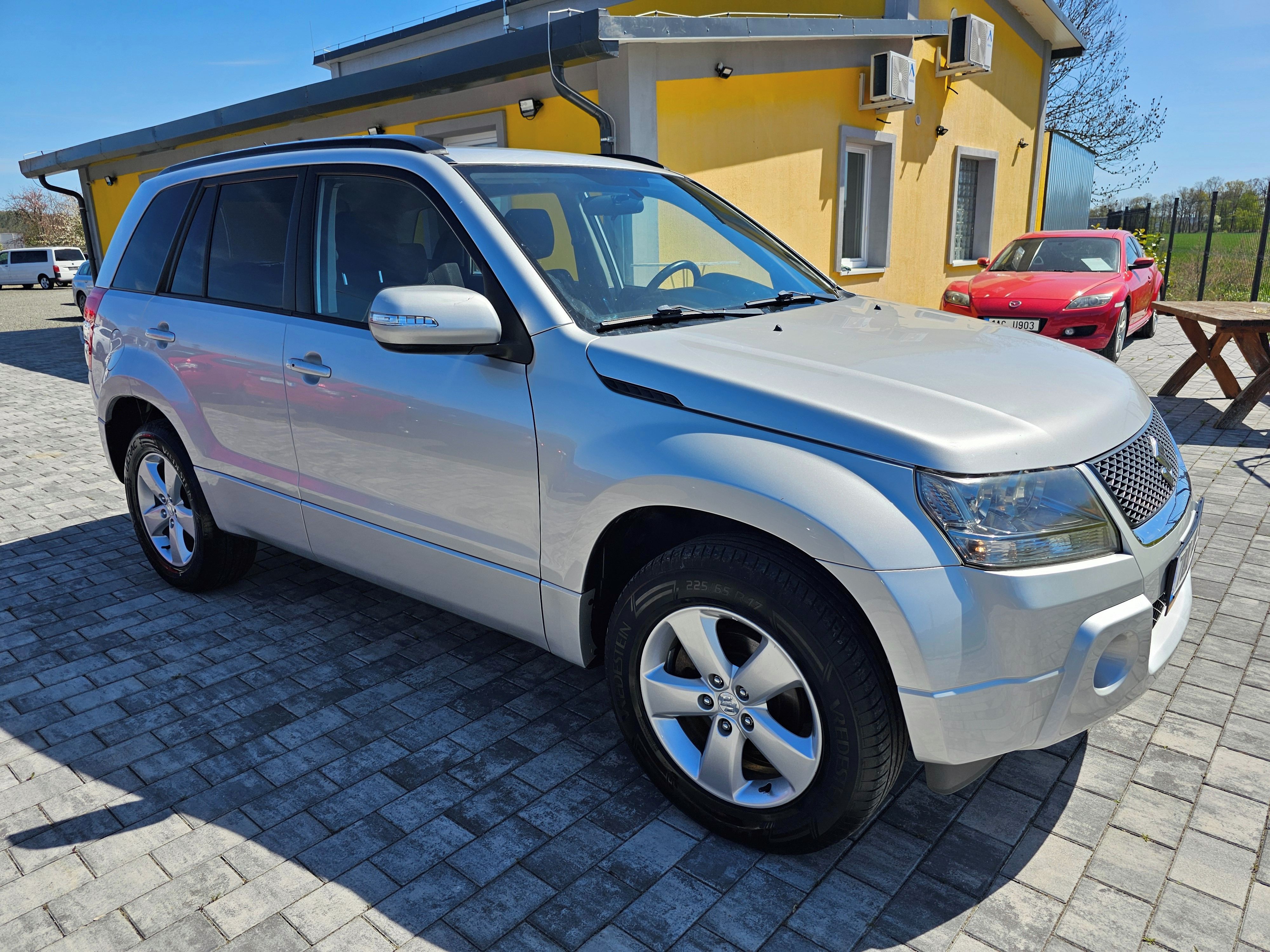 Suzuki Grand Vitara, 2.4, 4x4, uzávěrka - fotka 3