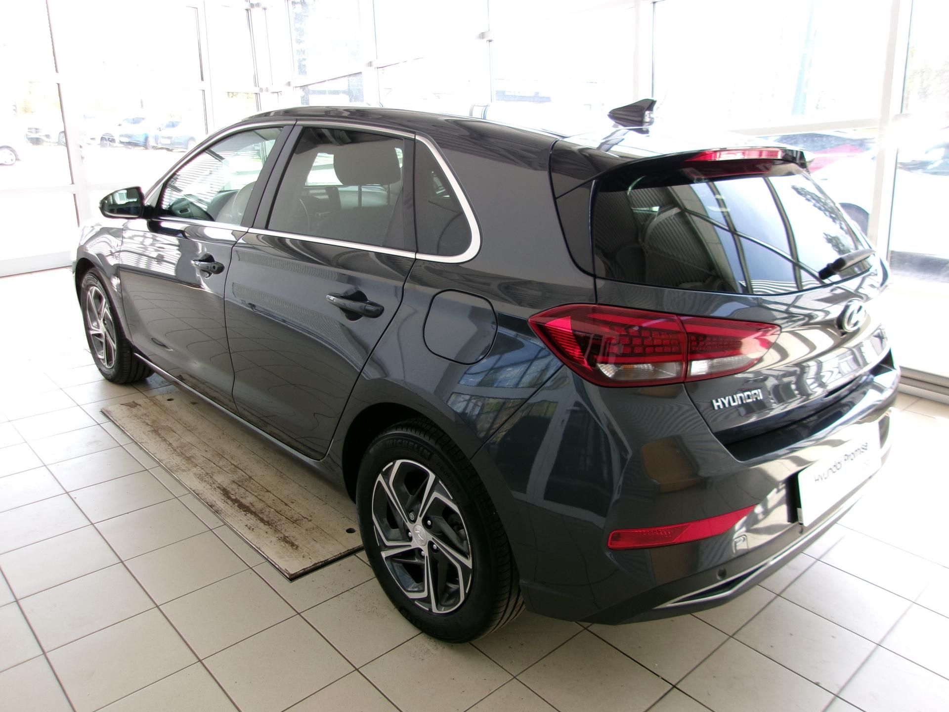 Hyundai i30, 1.5T-GDi 117kW MH Smart Plus - fotka 6