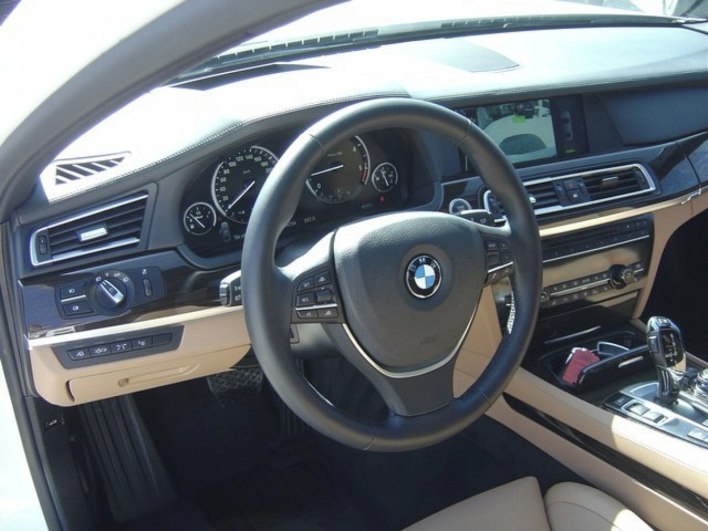 BMW Řada 7, 740L, XDRIVE, 225kW - fotka 2