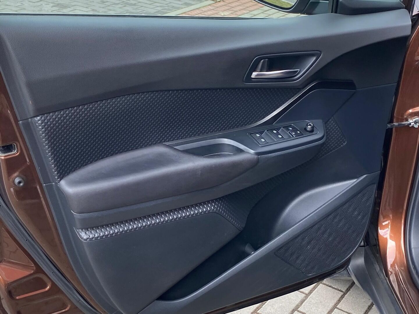 Toyota C-HR, 1.2 T Active - fotka 6