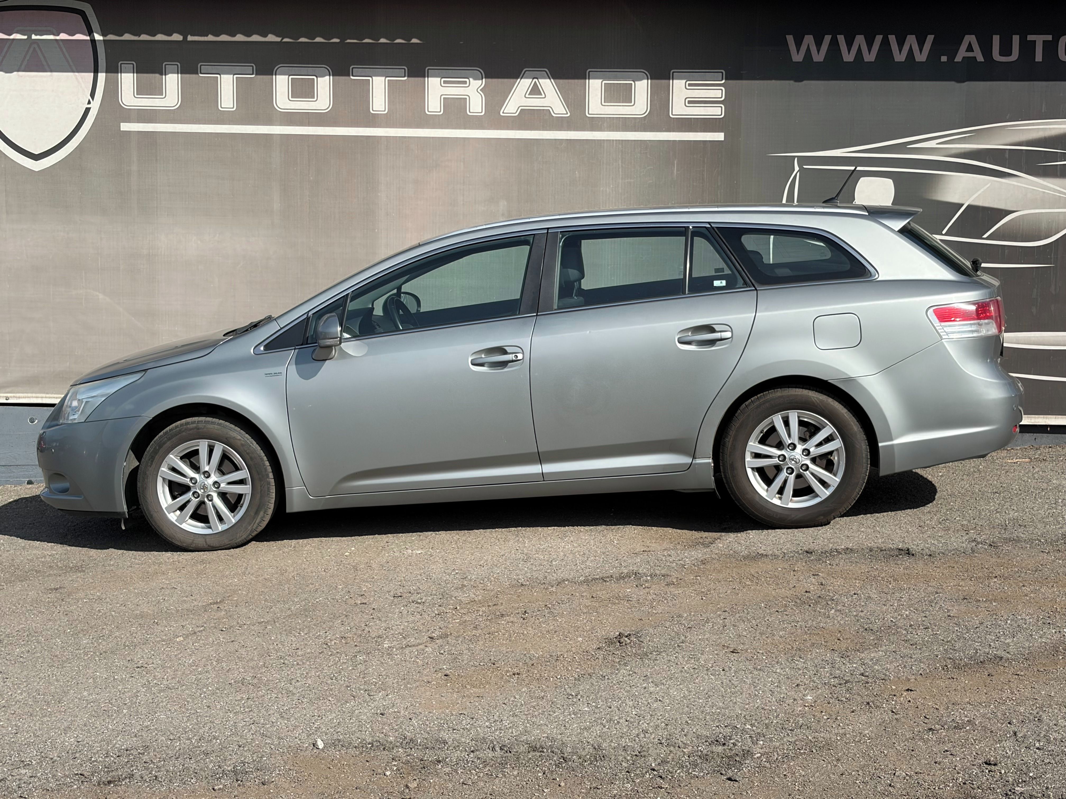 Toyota Avensis, 2.0D-4D 93kW, 1.majitel, ČR - fotka 2