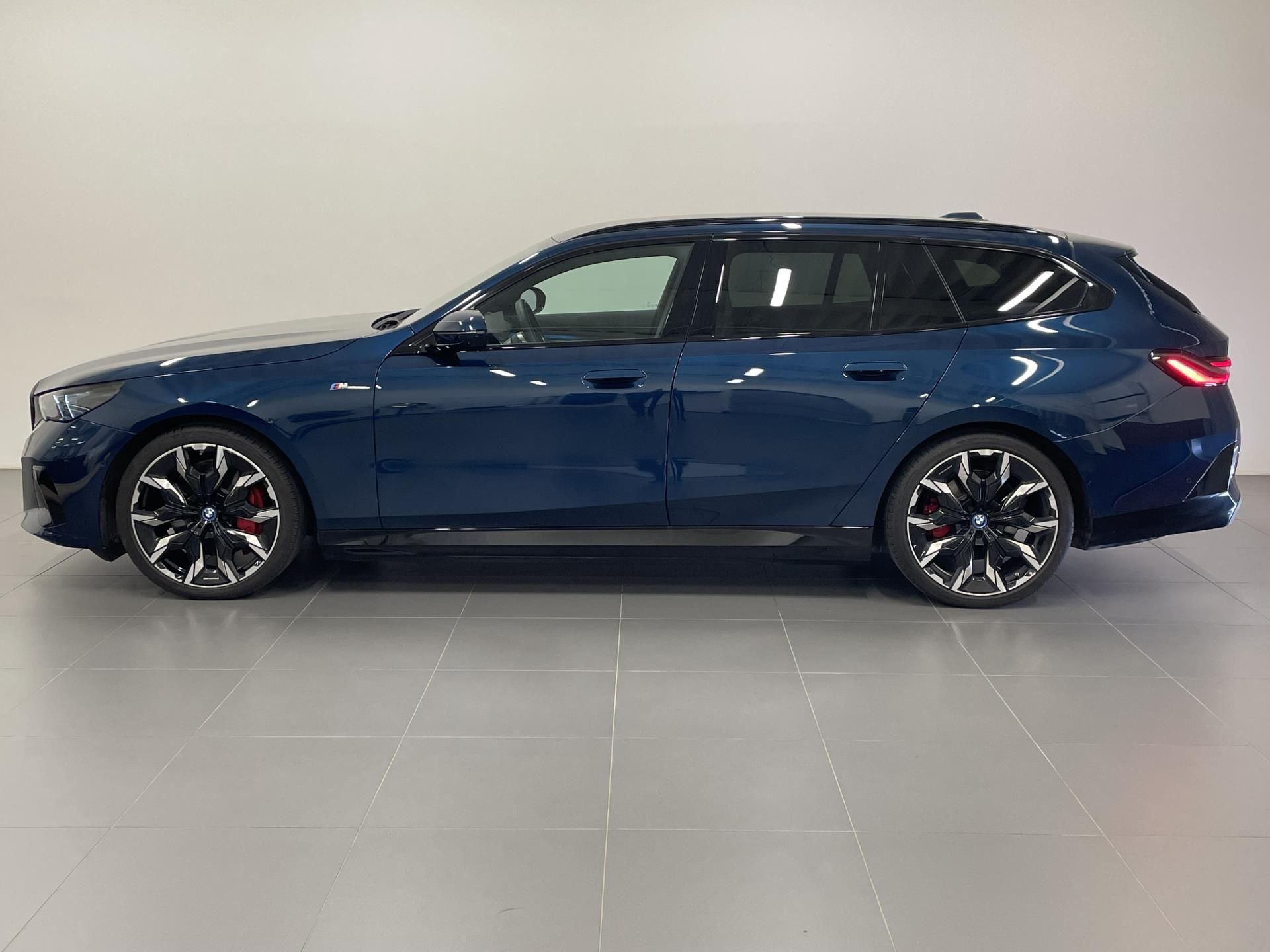 BMW i5, i5 eDrive40 Touring - fotka 3