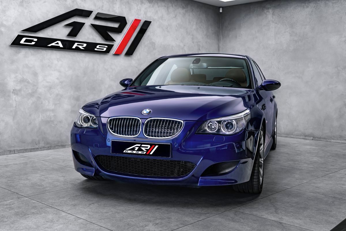 BMW M5, V10 5.0 manuál - fotka 3
