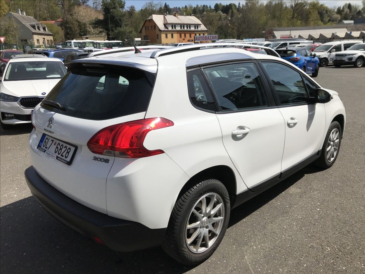 Peugeot 2008, 1,2 PT 60kW - fotka 4