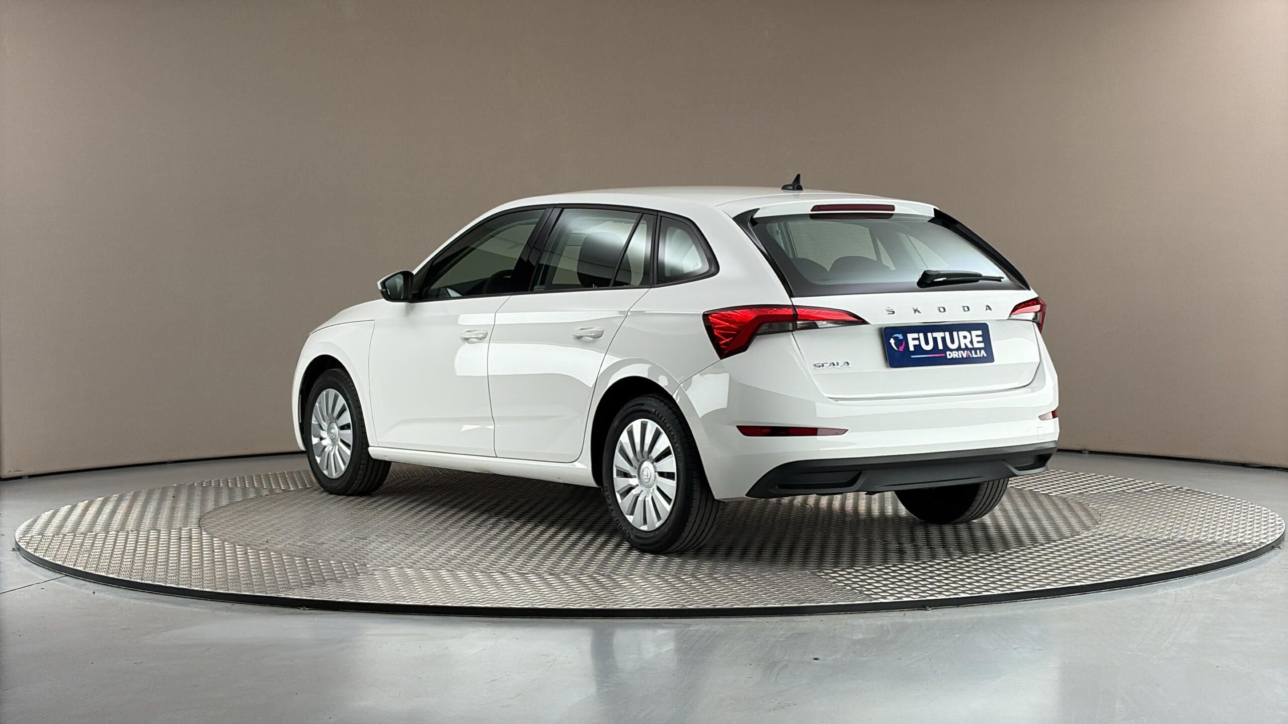 Škoda Scala, 1.0 TSI Ambition - fotka 2