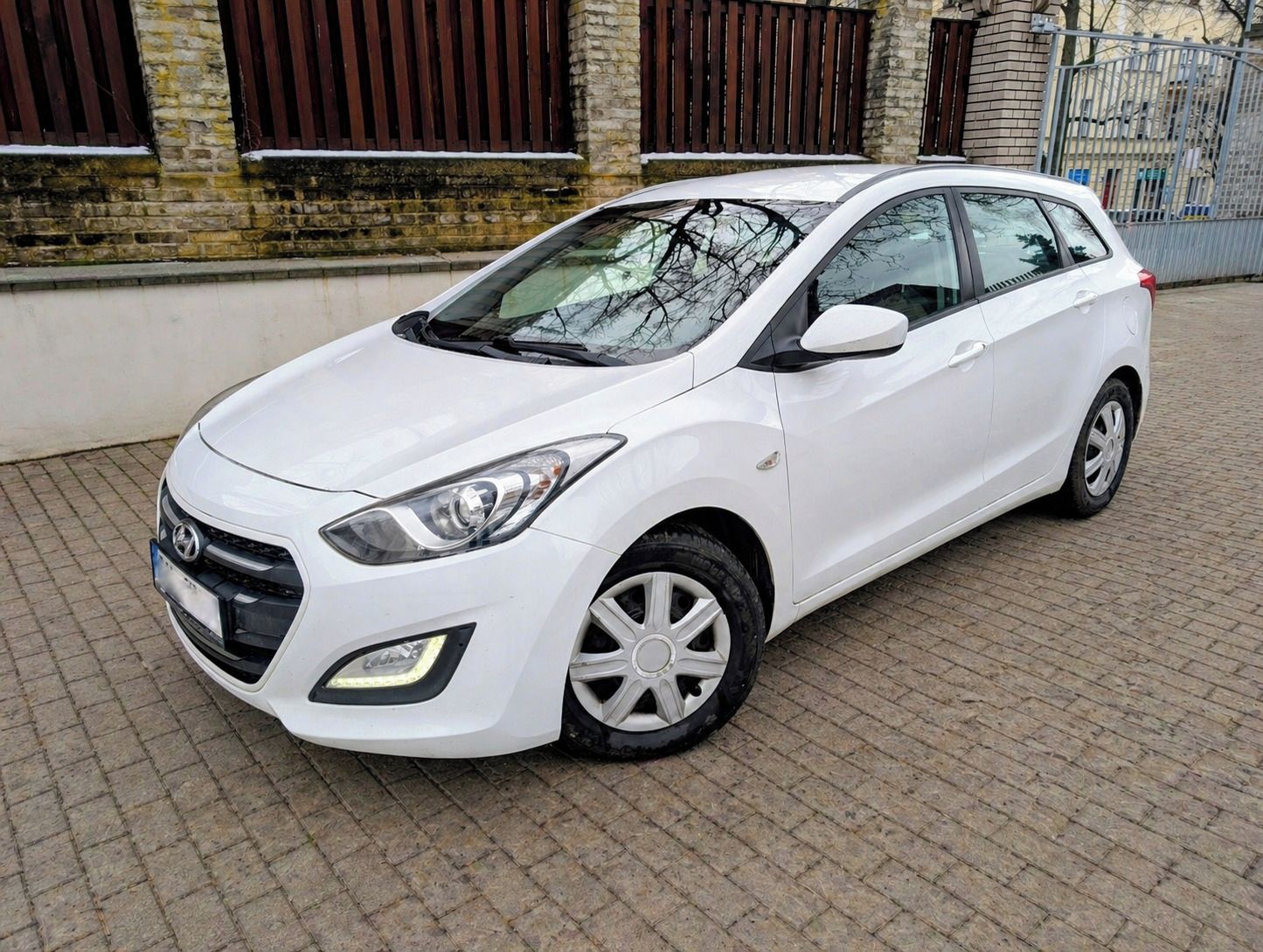 Hyundai i30, Kombi 1.6 CRDi 81 kW, 2016, ČR - fotka 2