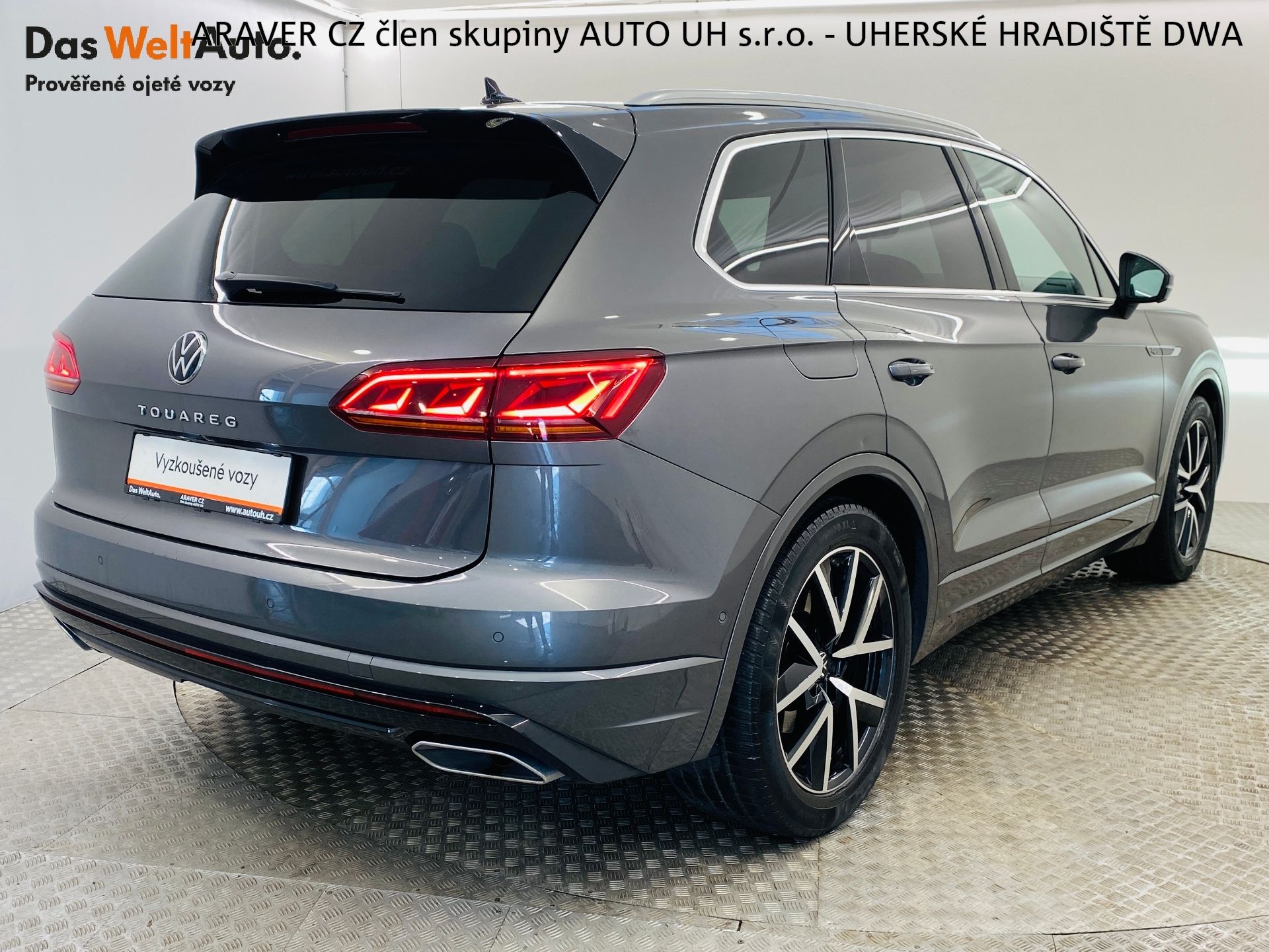 Volkswagen Touareg, 3.0 TDI 210kW R-line 4Motion - fotka 2