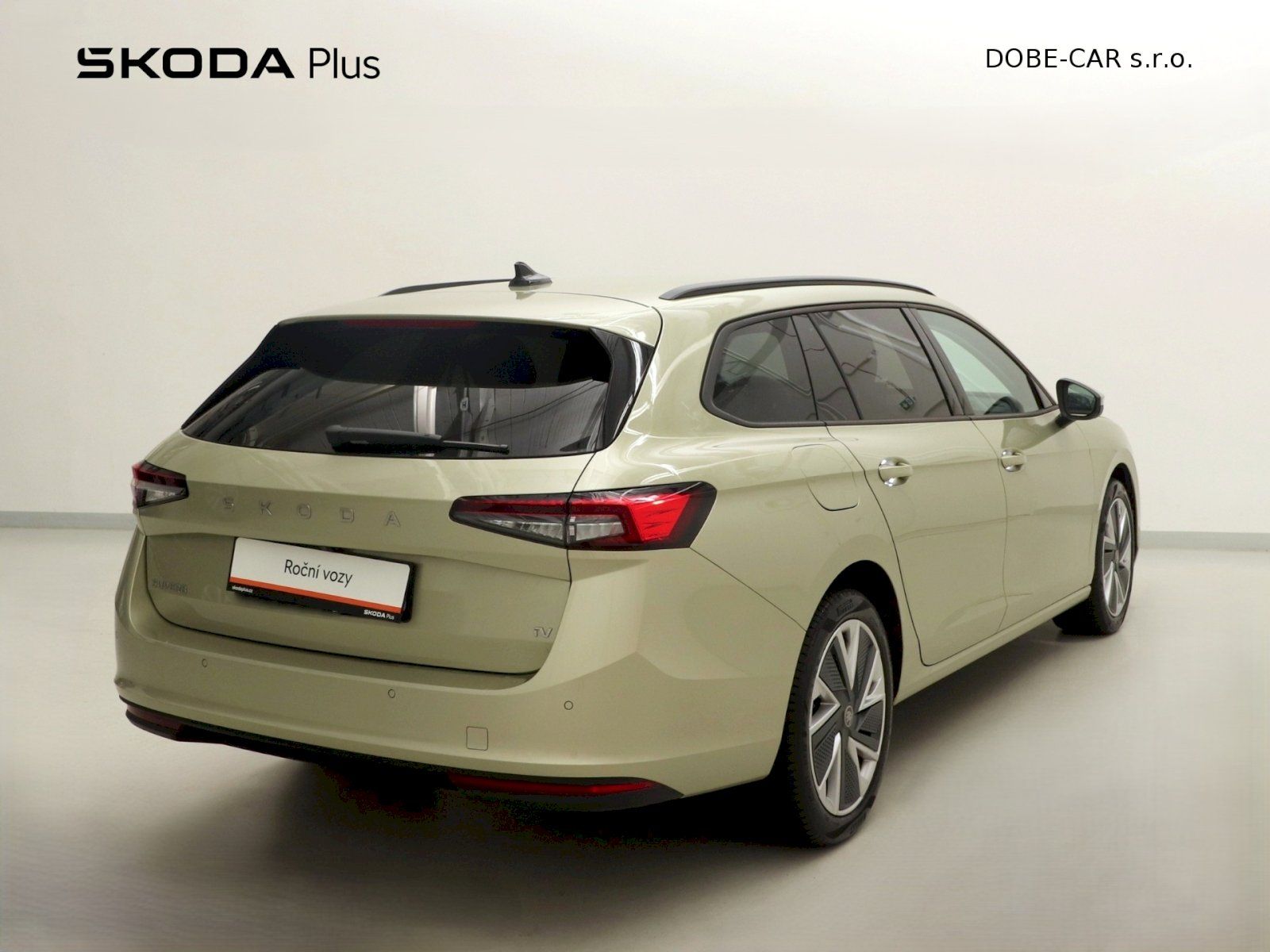 Škoda Superb, Selection iV DSG 1.5PHEV 150kW - fotka 2