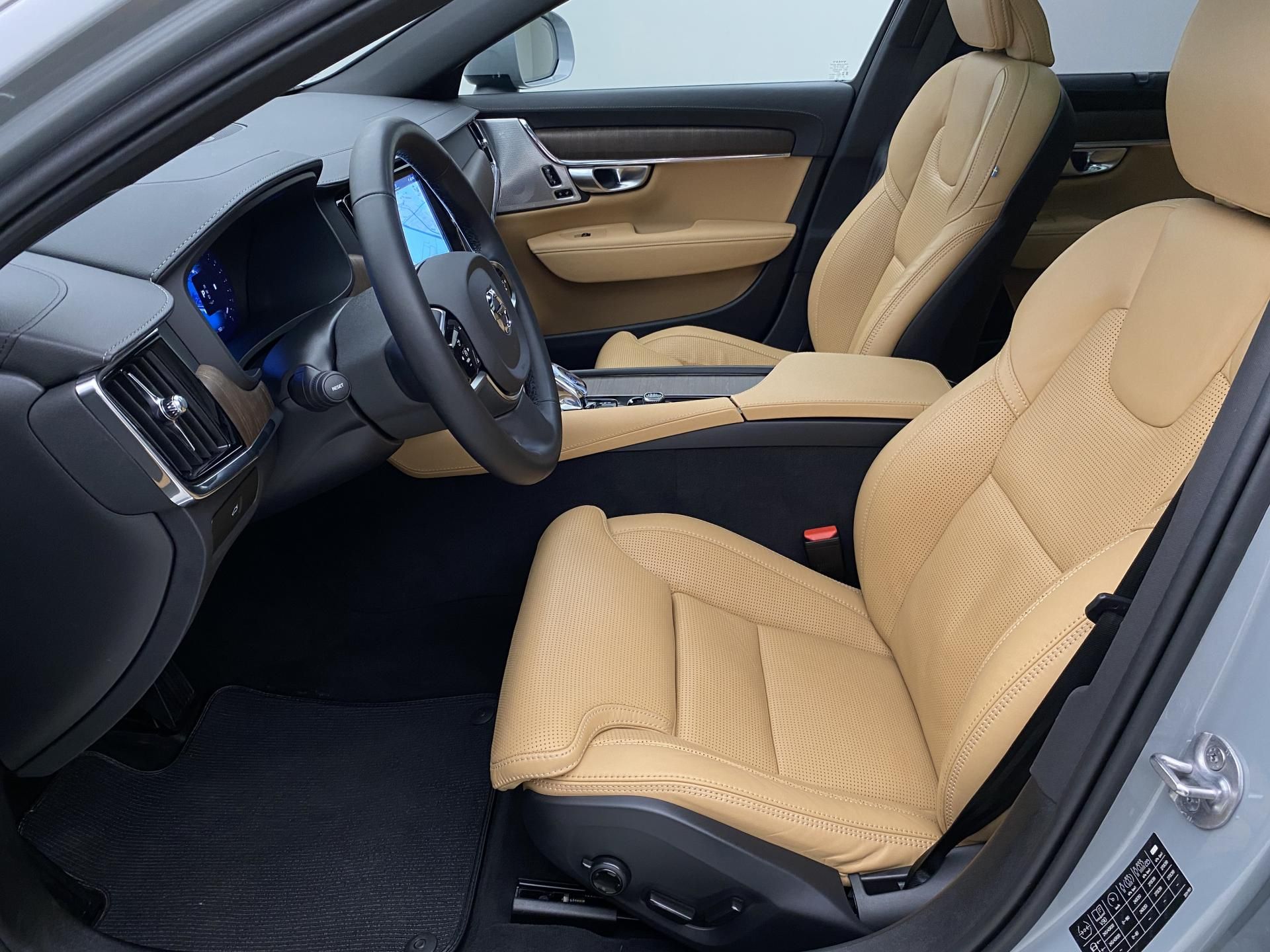 Volvo V90, CC B5 AWD ULTIMATE AUT - fotka 3