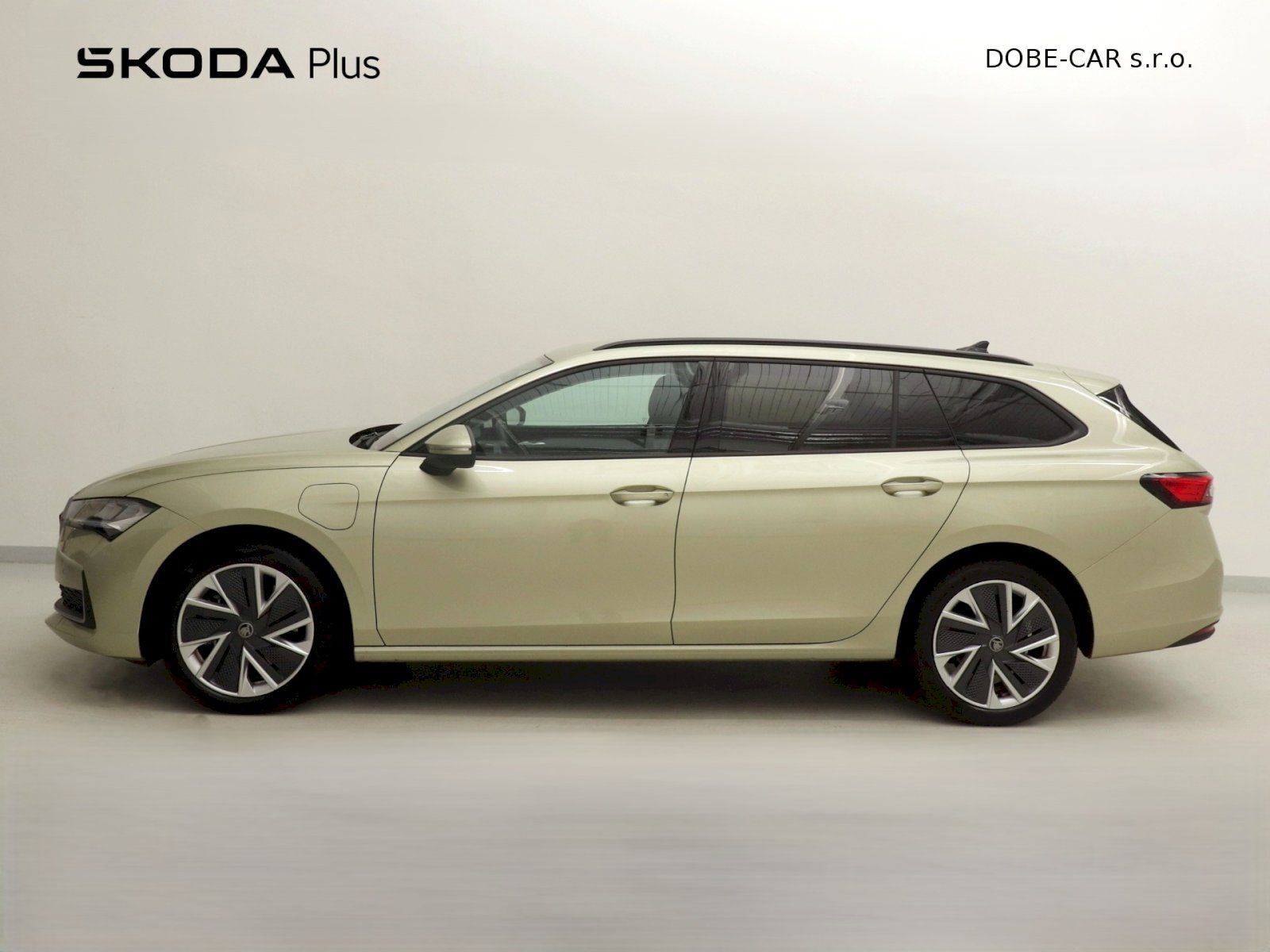 Škoda Superb, Selection iV DSG 1.5PHEV 150kW - fotka 3