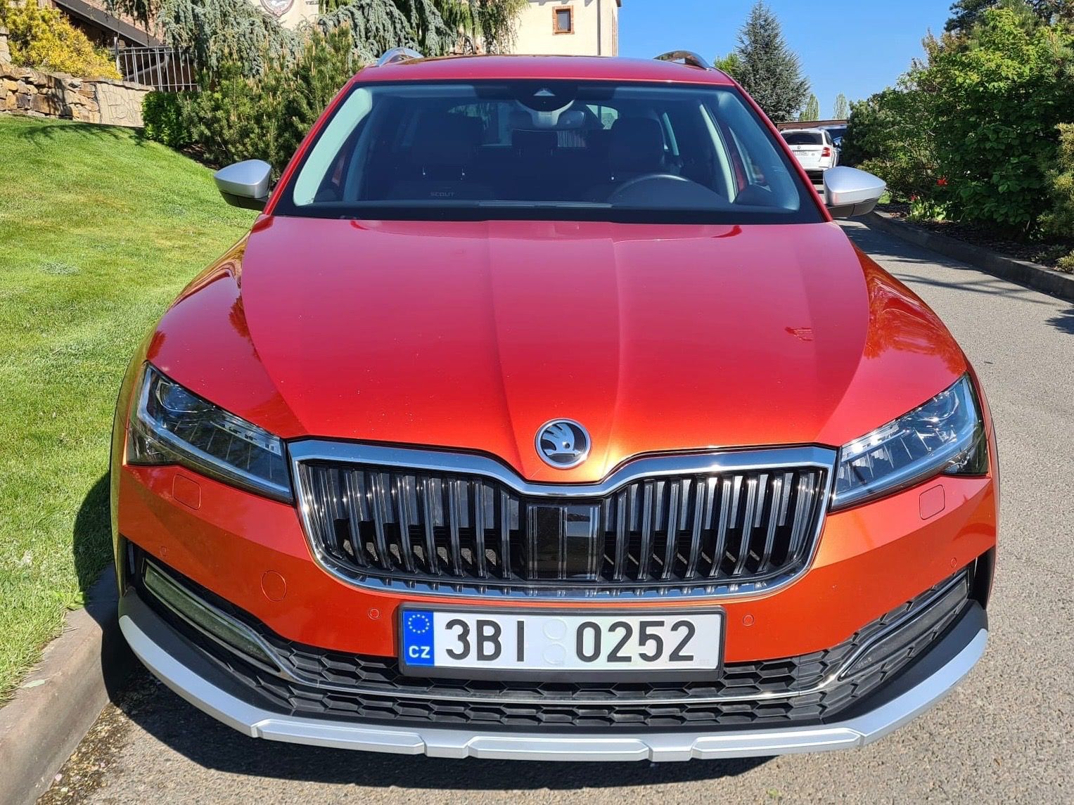 Škoda Superb, 2.0 TDI 140 kW DSG 4x4 Scout - fotka 3