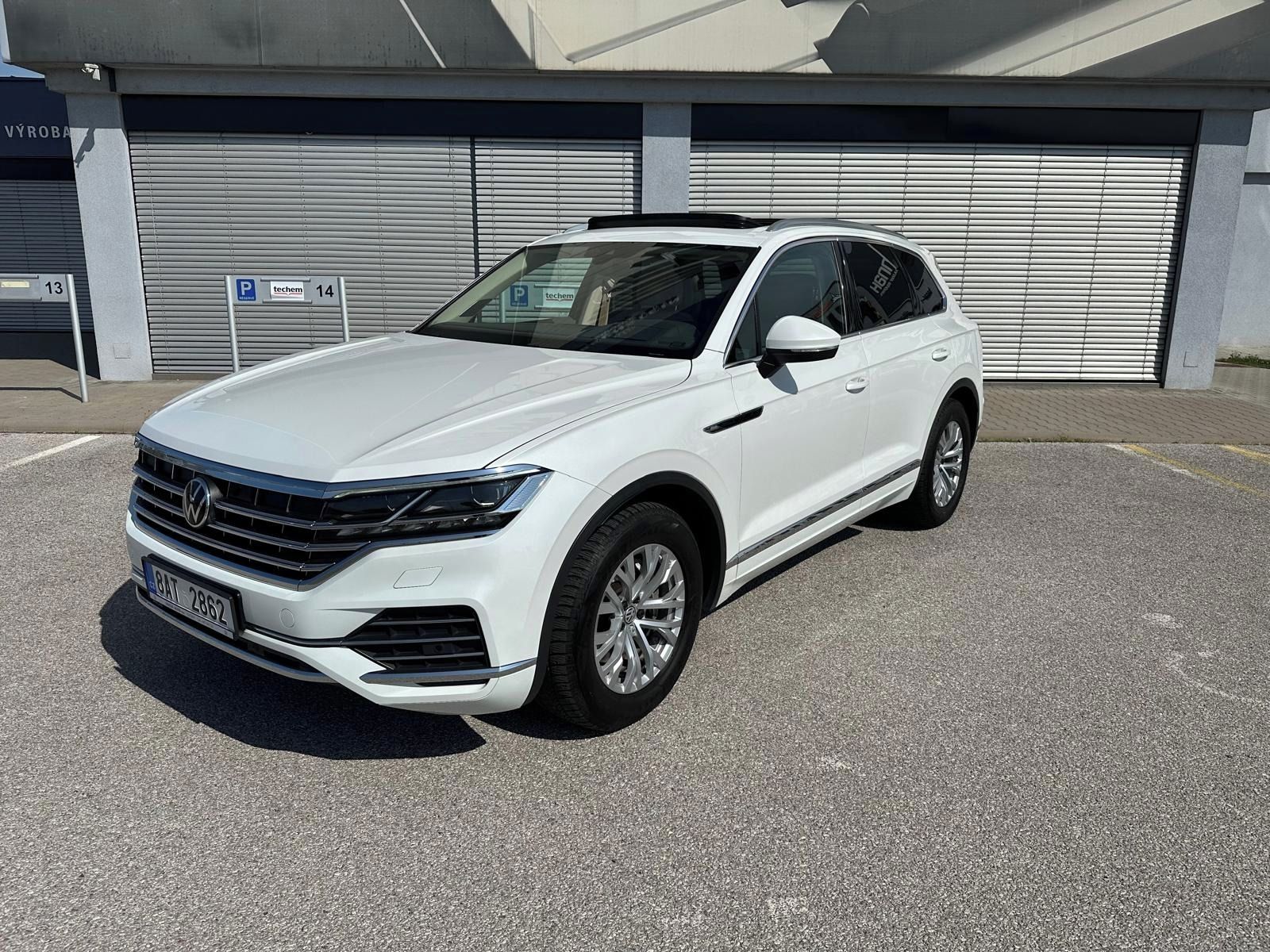 Volkswagen Touareg, Elegance 3.0 V6 210kW Čr