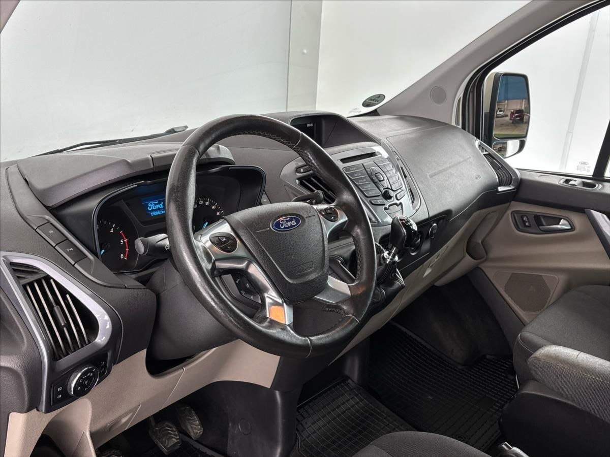 Ford Tourneo Custom, 2,0 2.0TDCi  Titanium L2 - fotka 6