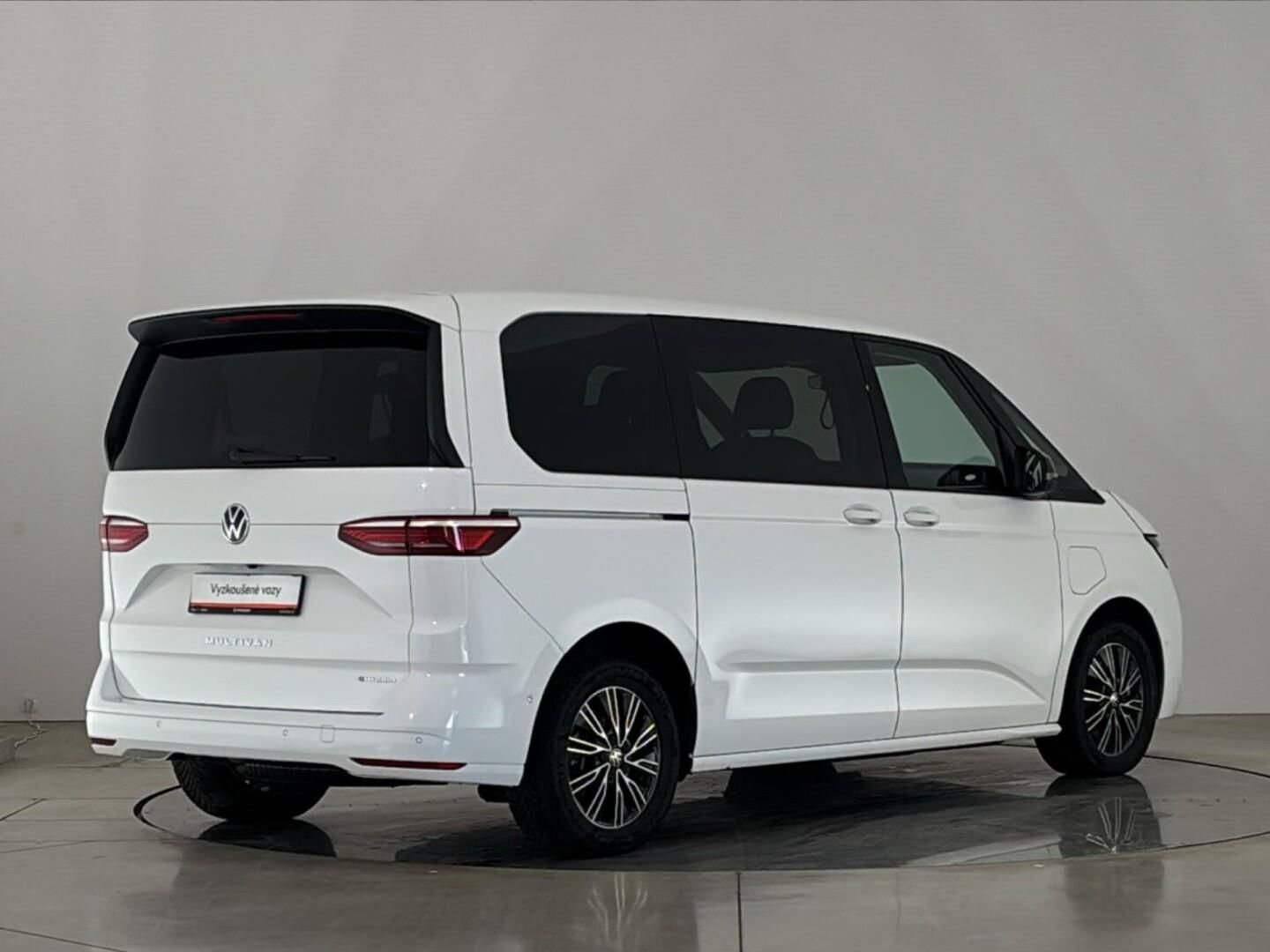 Volkswagen Multivan, 1.4 TSI PHEV / 110 kW Life DSG - fotka 2