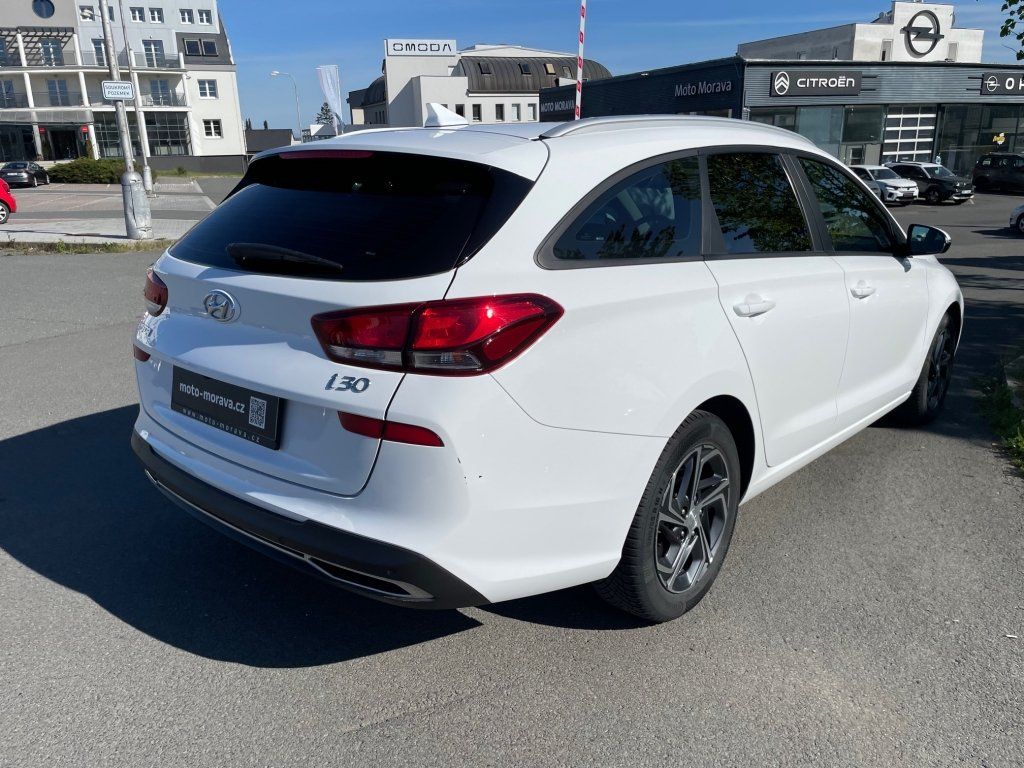 Hyundai i30, 1,0 T-GDi Family Comfort, ČR - fotka 5