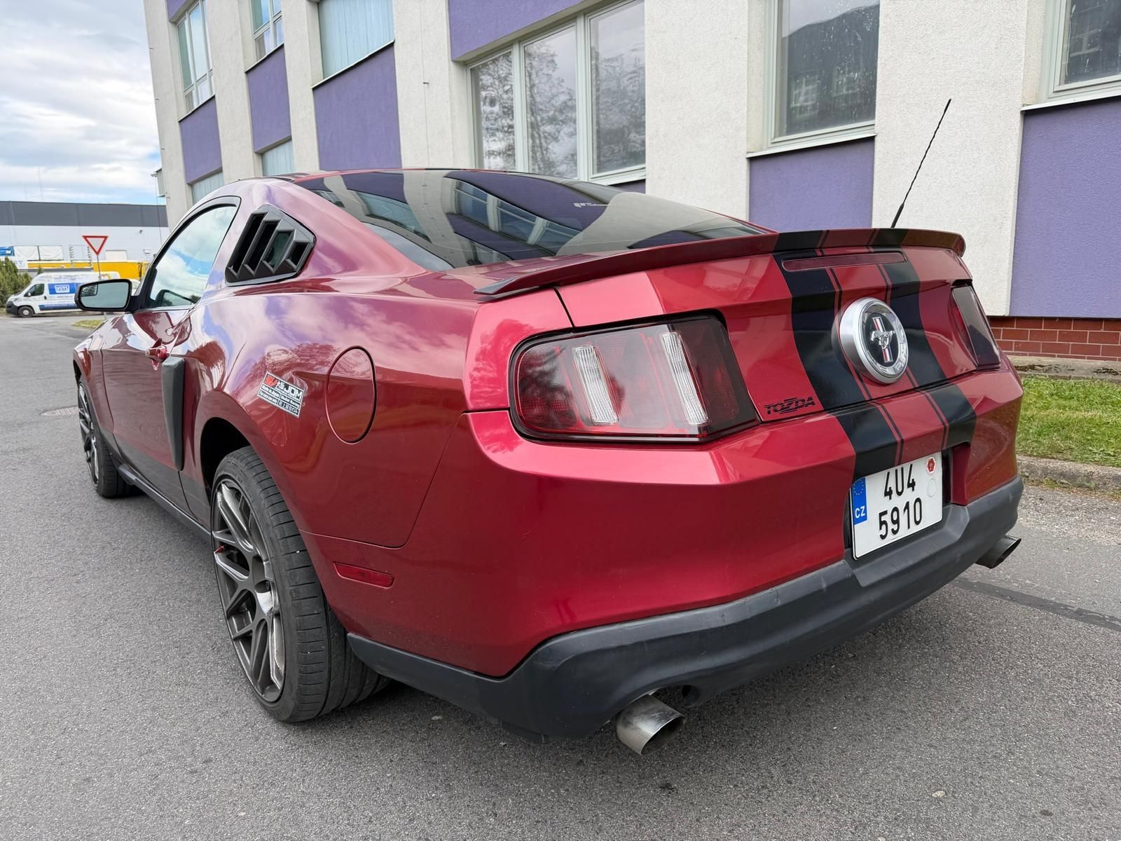 Ford Mustang, 3,6 V6 - fotka 3
