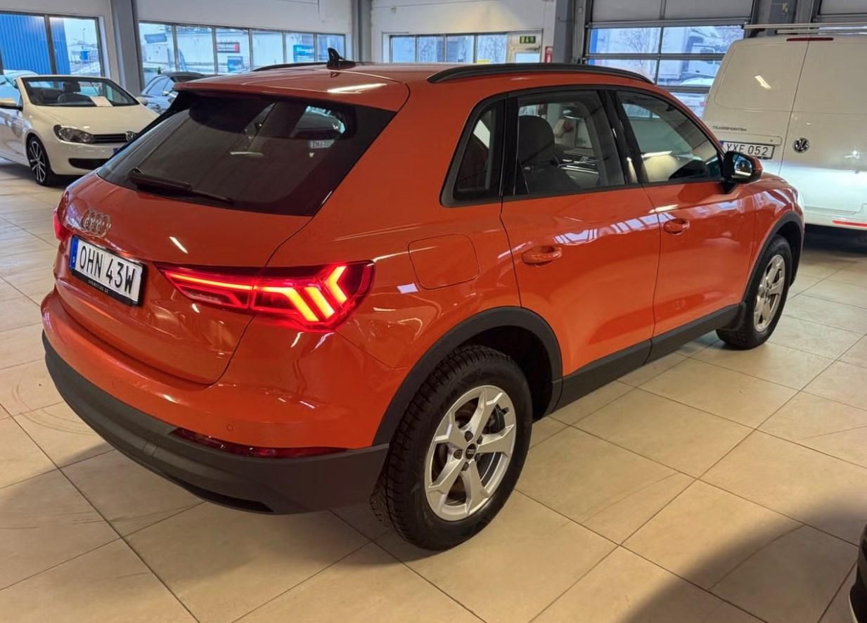 Audi Q3, 45 TFSI e Proline Matrix - fotka 5