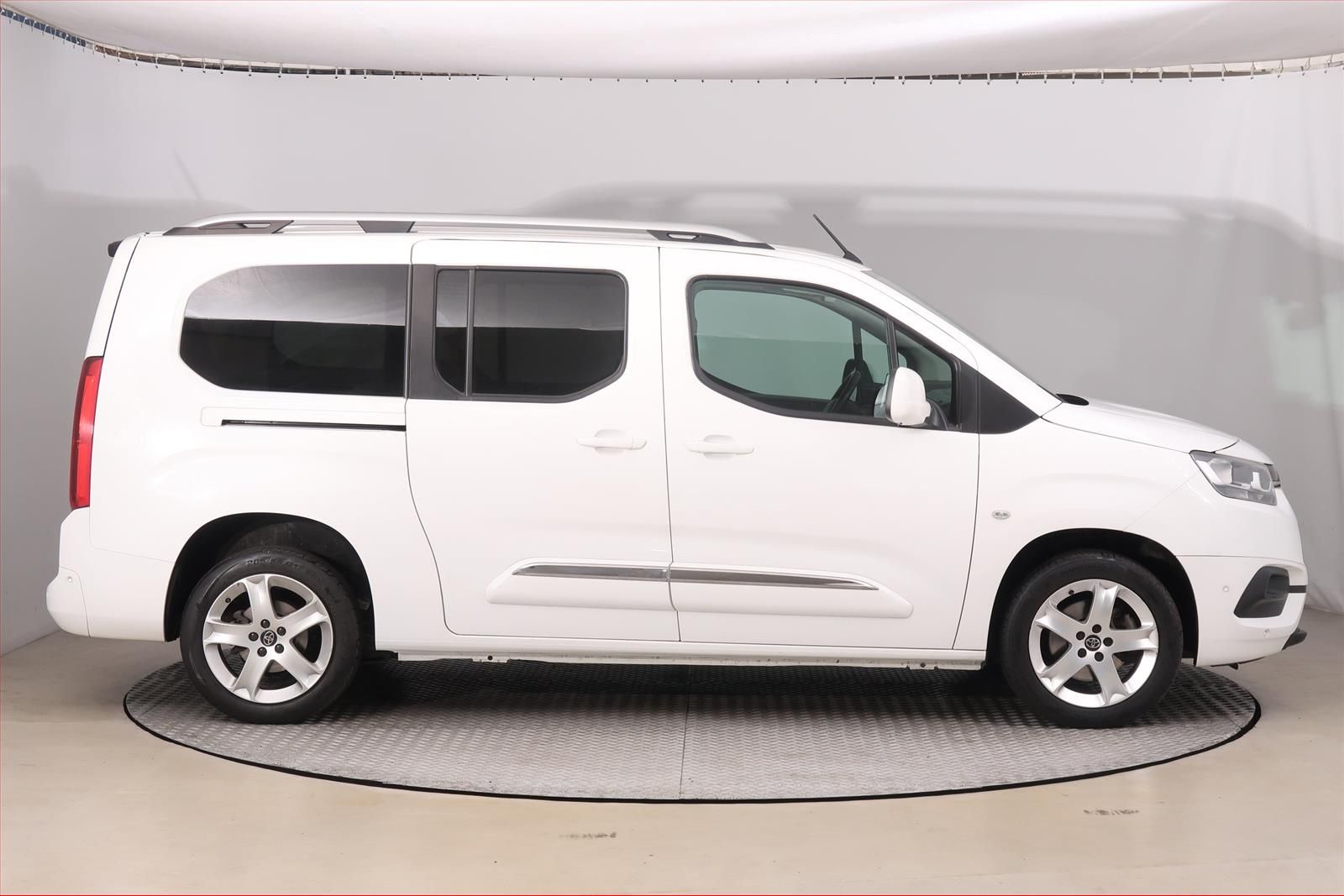 Toyota Proace City Verso, Maxi 1.5 D-4D, Family, 7Míst - fotka 6