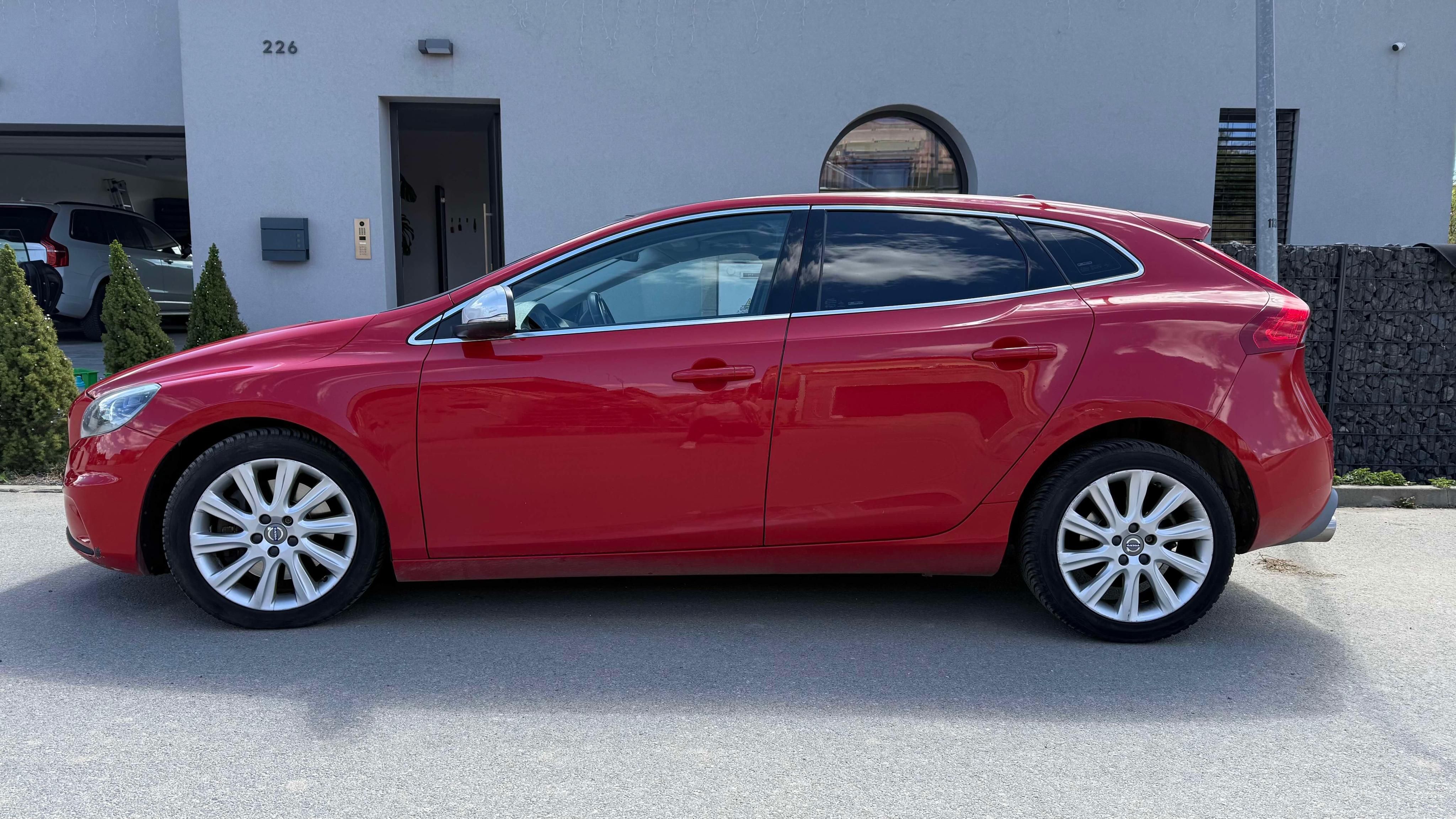 Volvo V40, D2 R-DESIGN AUT, ČR, kůže, ACC - fotka 5