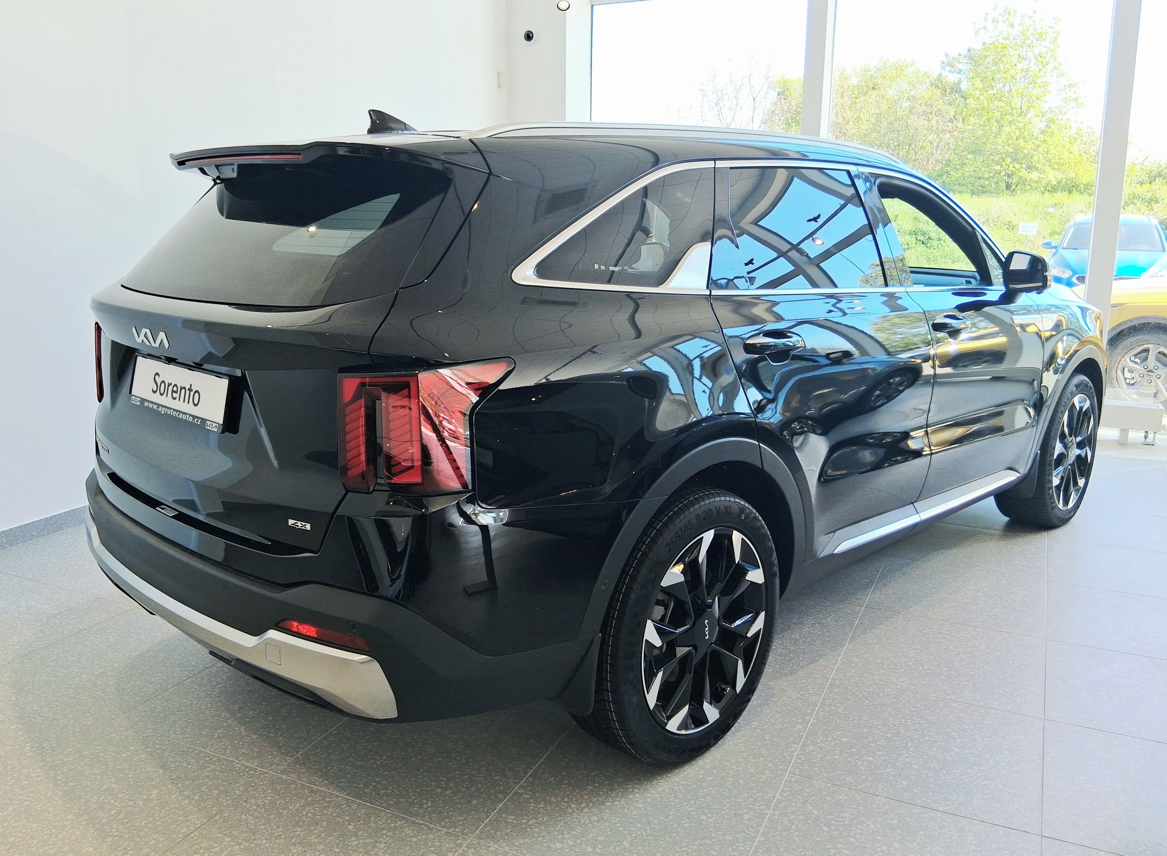 Kia Sorento, 2,2 CRDi 143 kW 4x4 8DCT TOP - fotka 3
