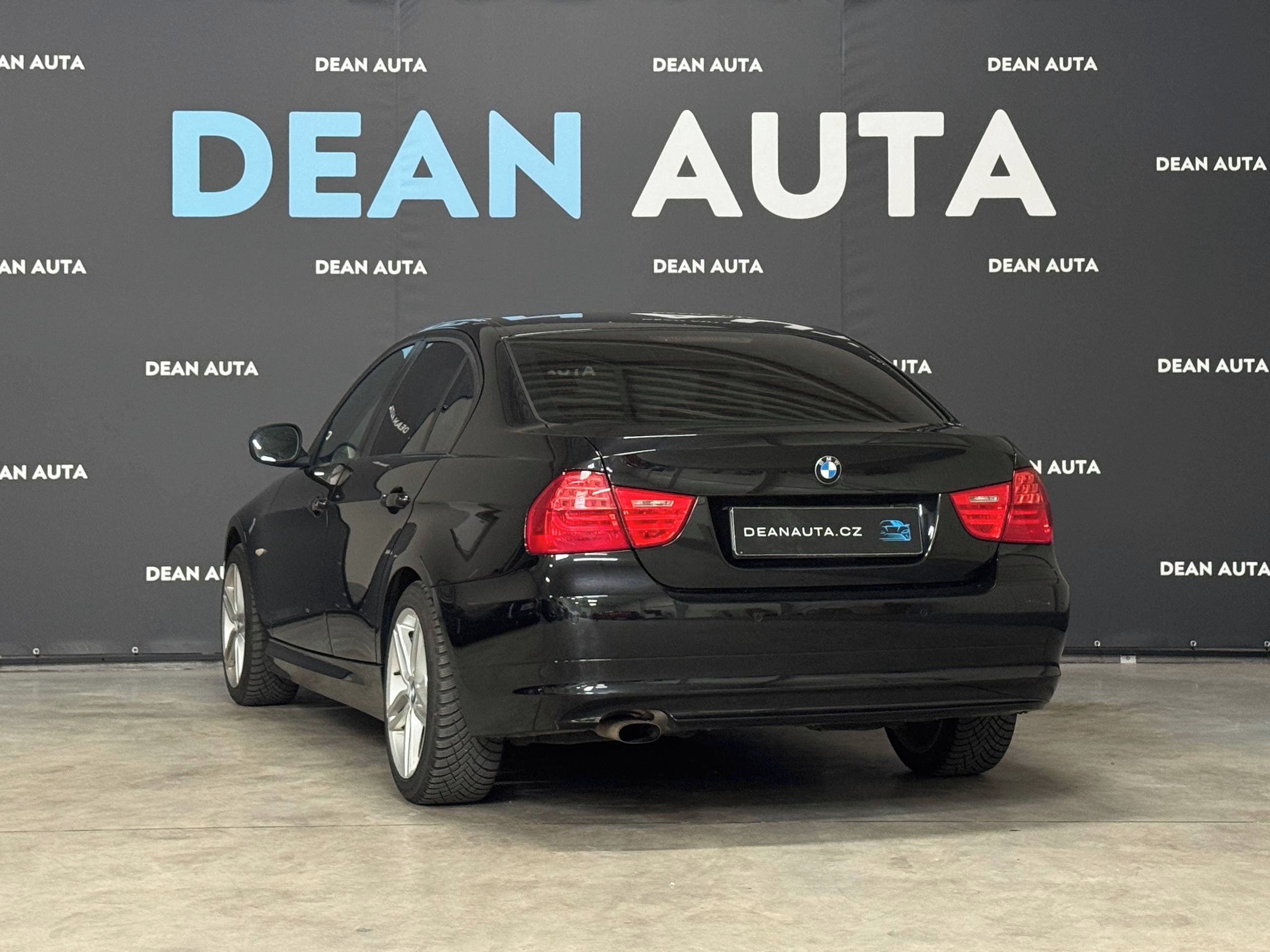 BMW Řada 3, 318d E90 LCI 105kw Aut. klima - fotka 4