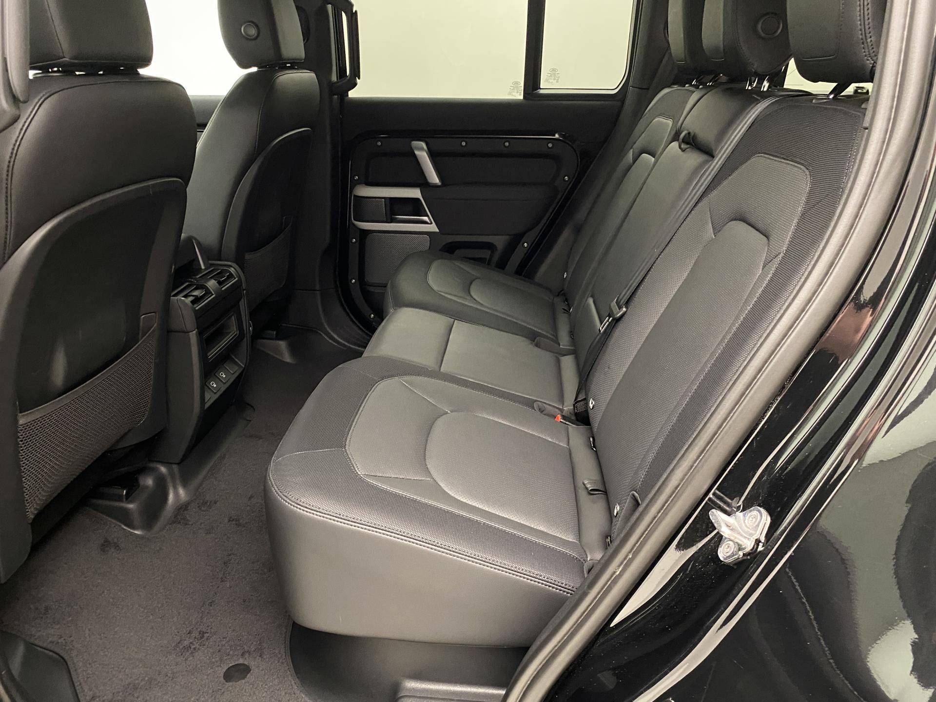 Land Rover Defender, 110 D300 X-DYNAMIC SE AWD AUT - fotka 5