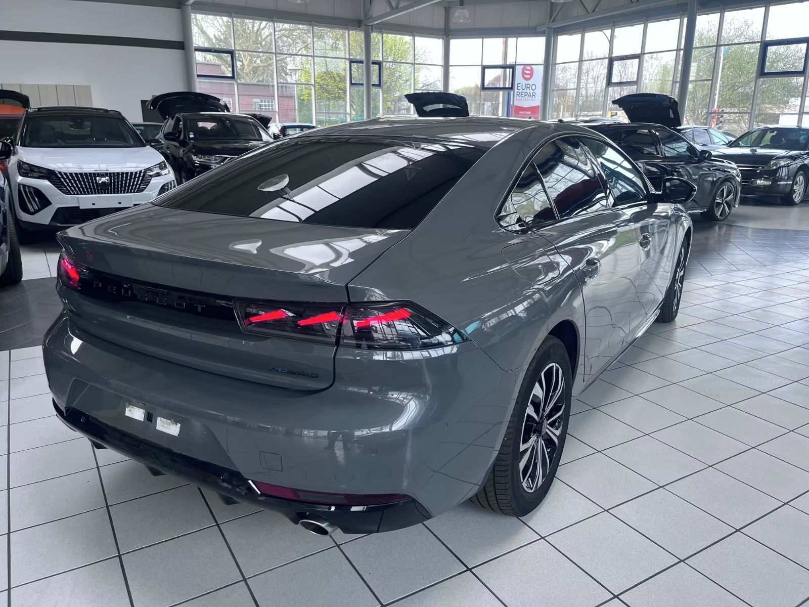 Peugeot 508, 1.6 Hybrid 225 Allure*360°* - fotka 4