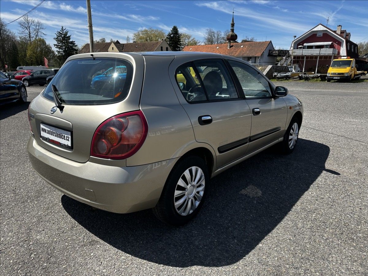 Nissan Almera, 1,5 i-AUT.KLIMA-MÁLO KM - fotka 5