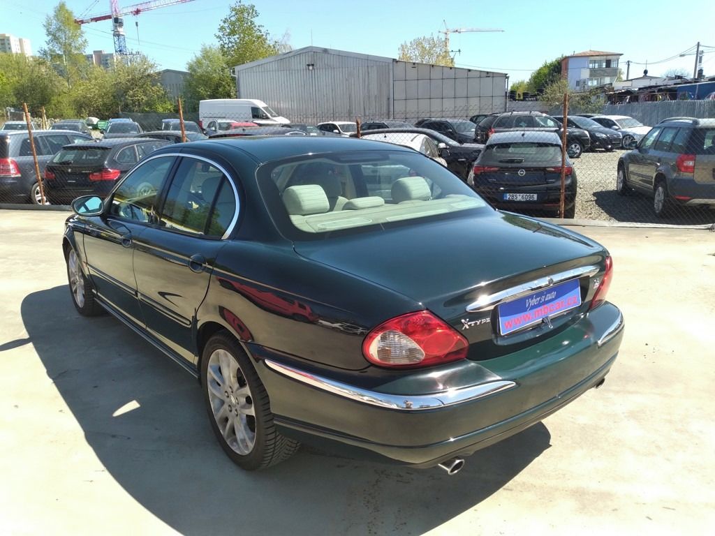 Jaguar X-Type, 2.5 V6 4x4 - fotka 6