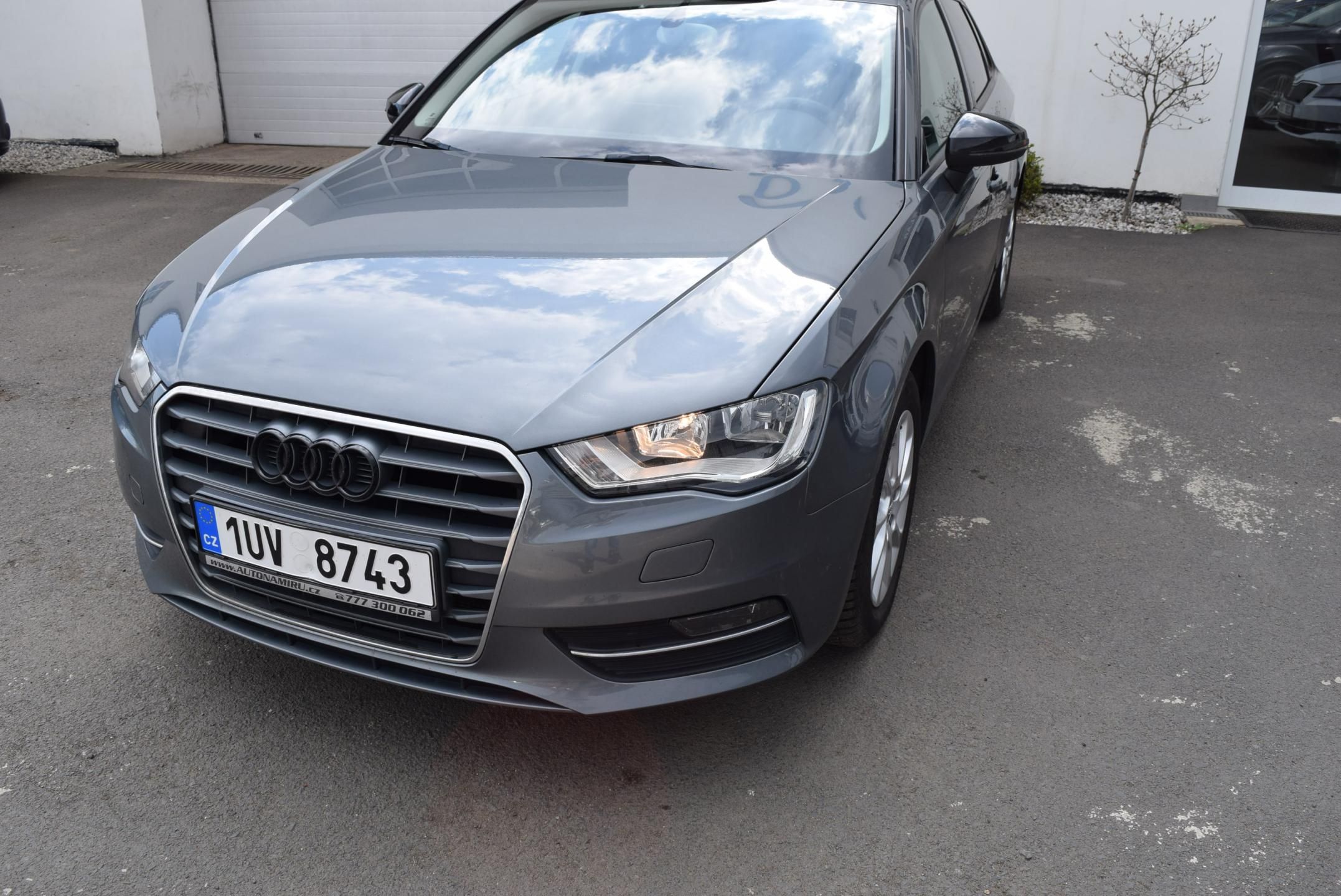Audi A3, 1.2TSI 77kw AMBIENTE NAVI VÝHŘ - fotka 2