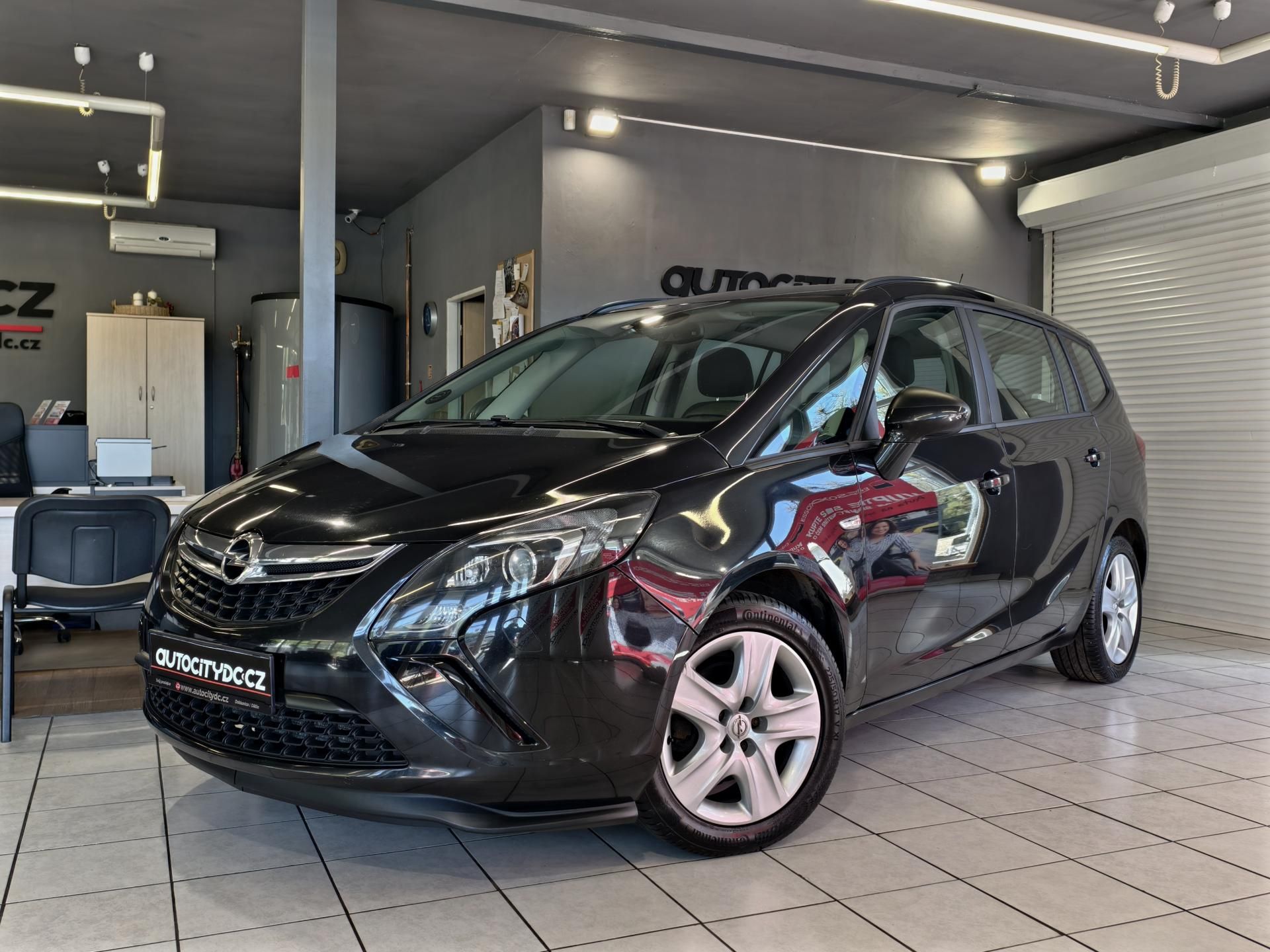 Opel Zafira, TOURER 1.4 TURBO 103kW 7 MÍST - fotka 3