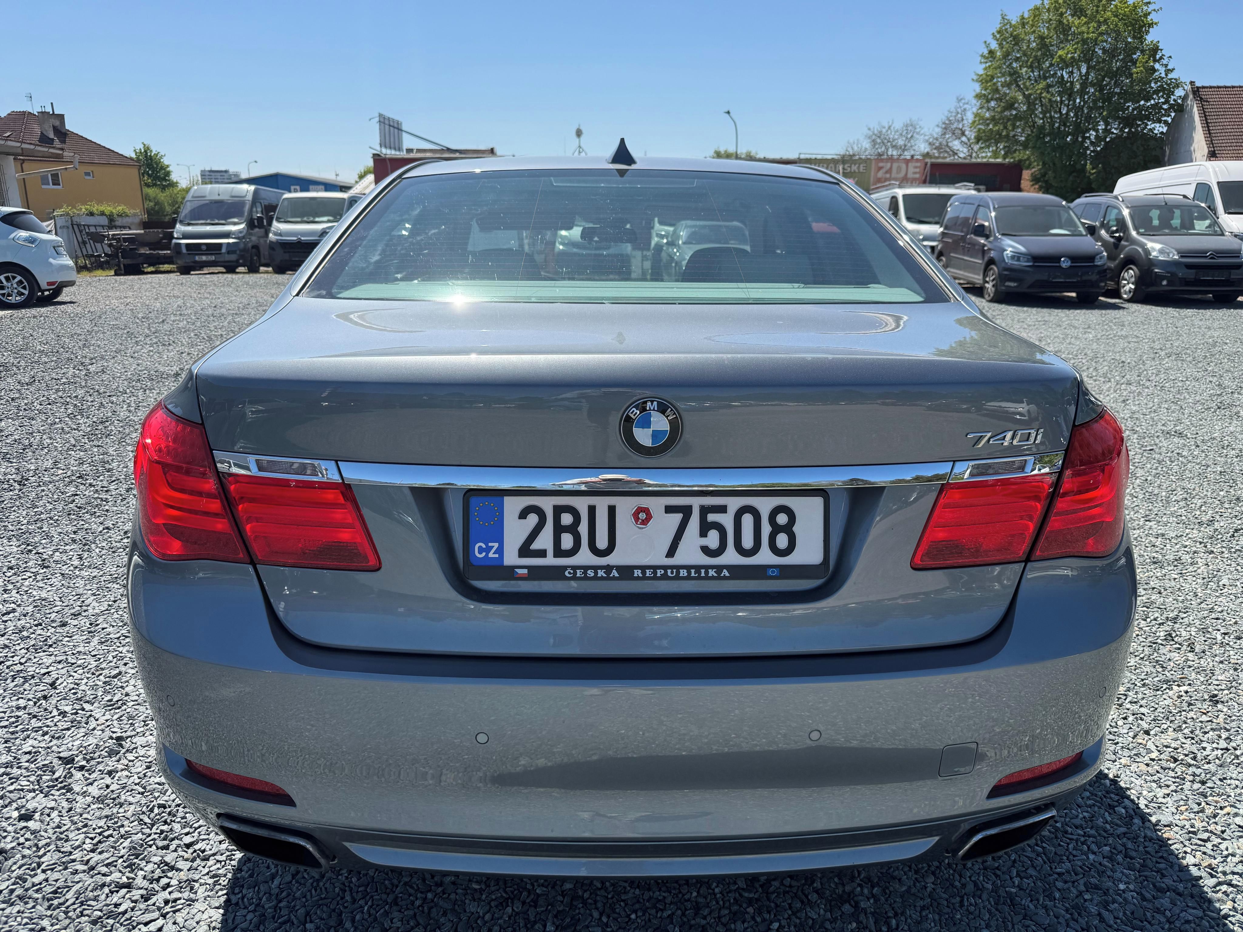 BMW Řada 7, 740 I 240Kw - fotka 4