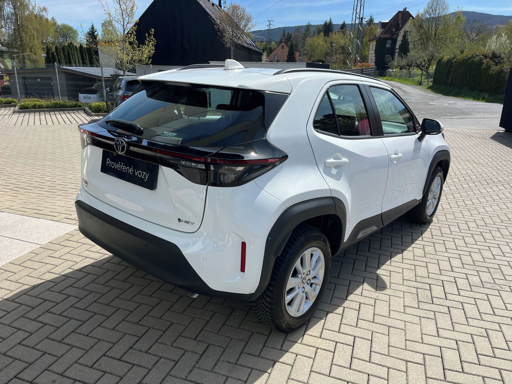 Toyota Yaris Cross, 1.5 Hybrid e-CVT Comfort - fotka 6