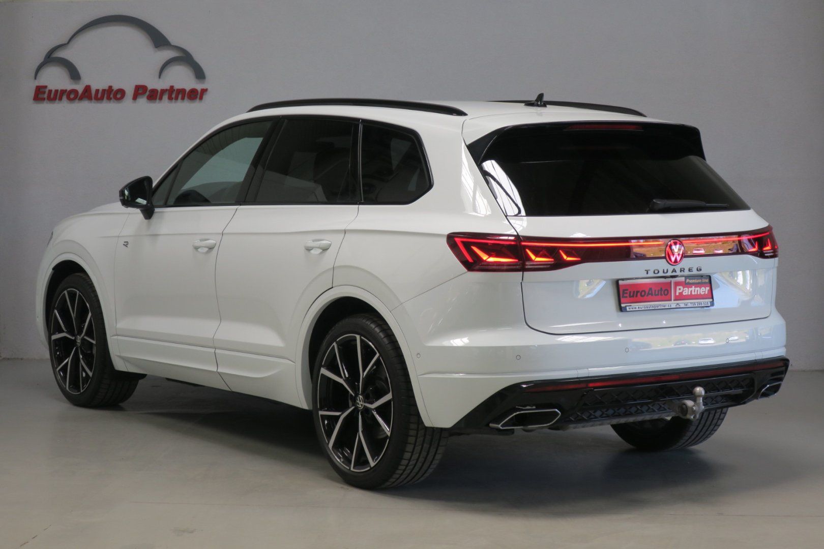 Volkswagen Touareg, R-LINE 3,0TDI 210kW  Head-up - fotka 2