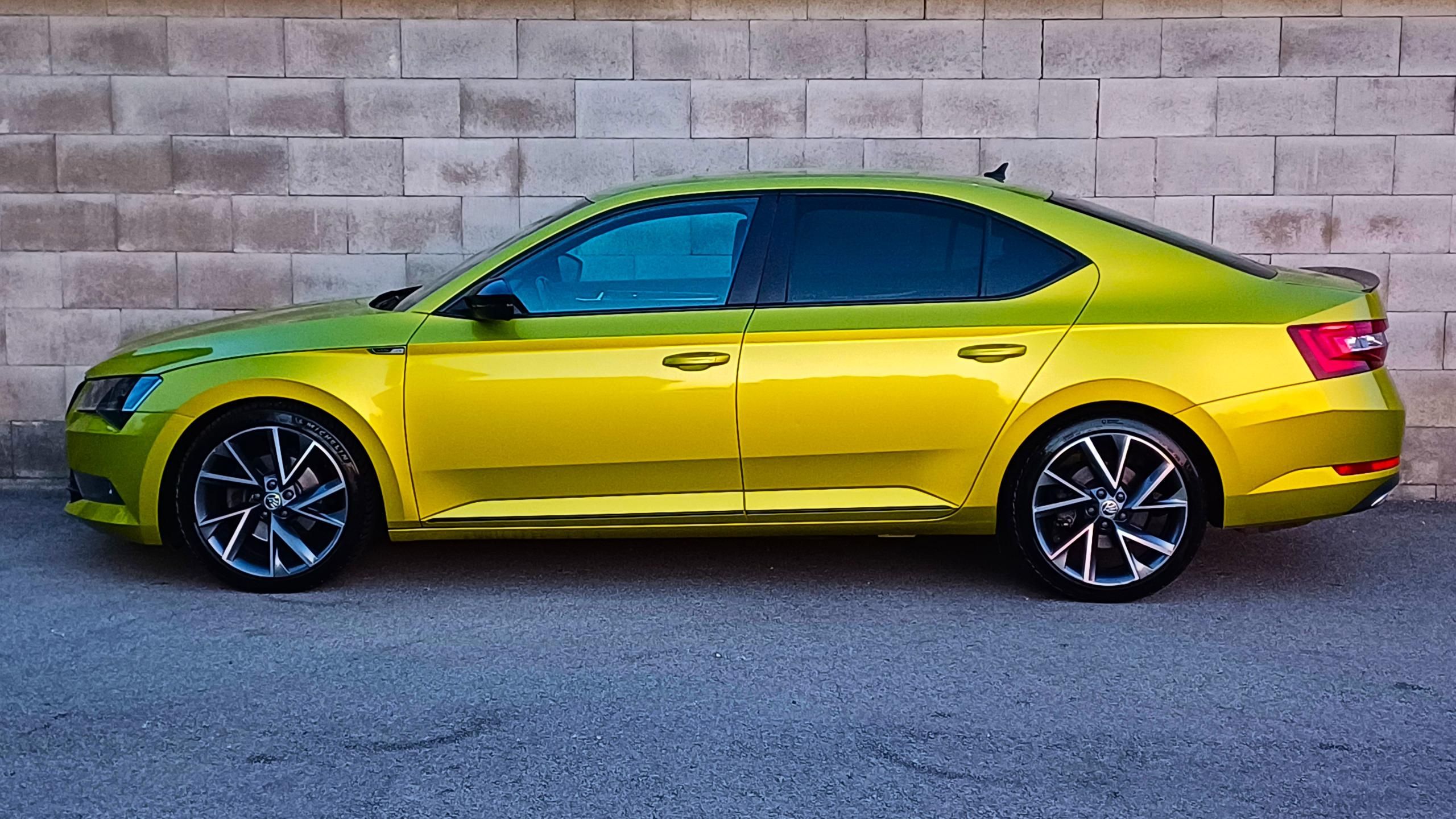 Škoda Superb, 140kW TDI 4x4 SPORTLINE - fotka 6