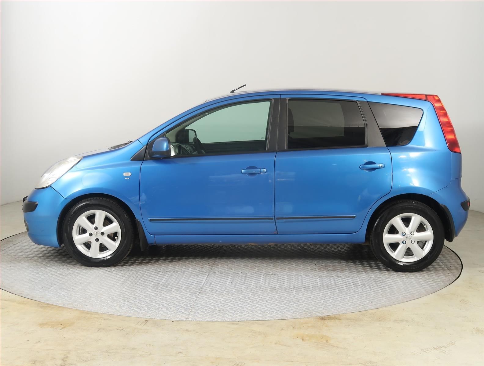 Nissan Note, 1.4, Automatická klima - fotka 3