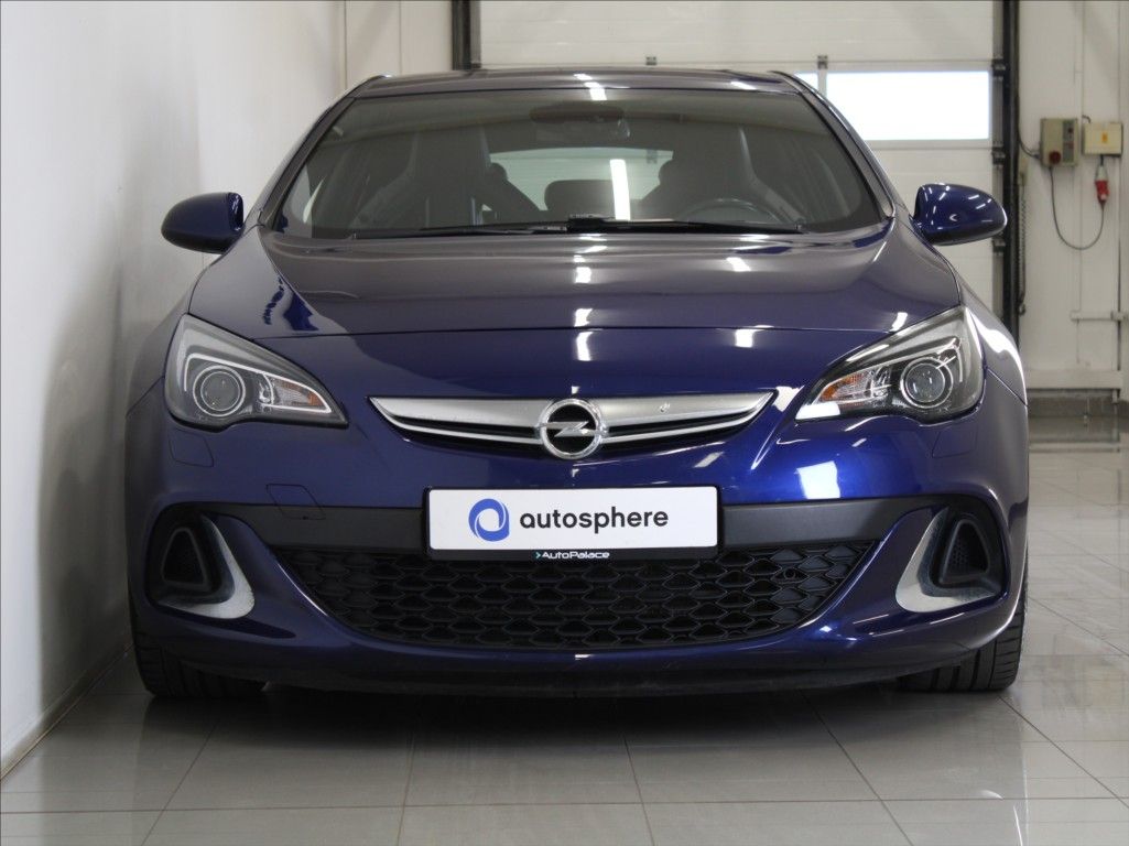 Opel Astra, 2,0 Turbo 280koní OPC Infinity - fotka 2