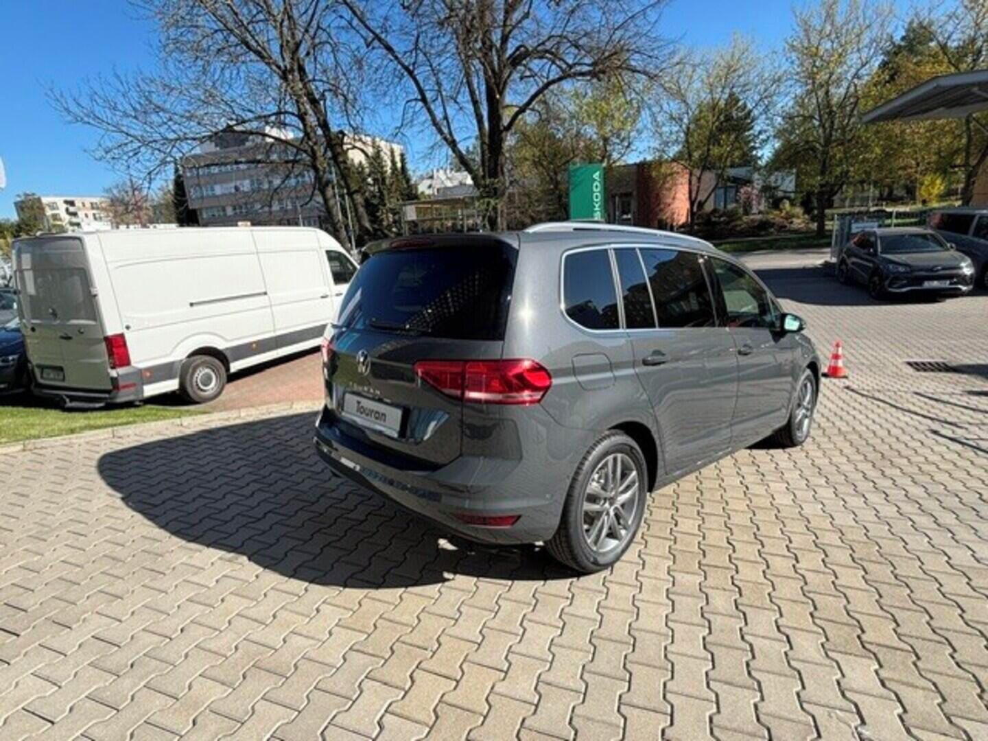 Volkswagen Touran, People 1,5 TSI EVO2 7DSG 110 k - fotka 4