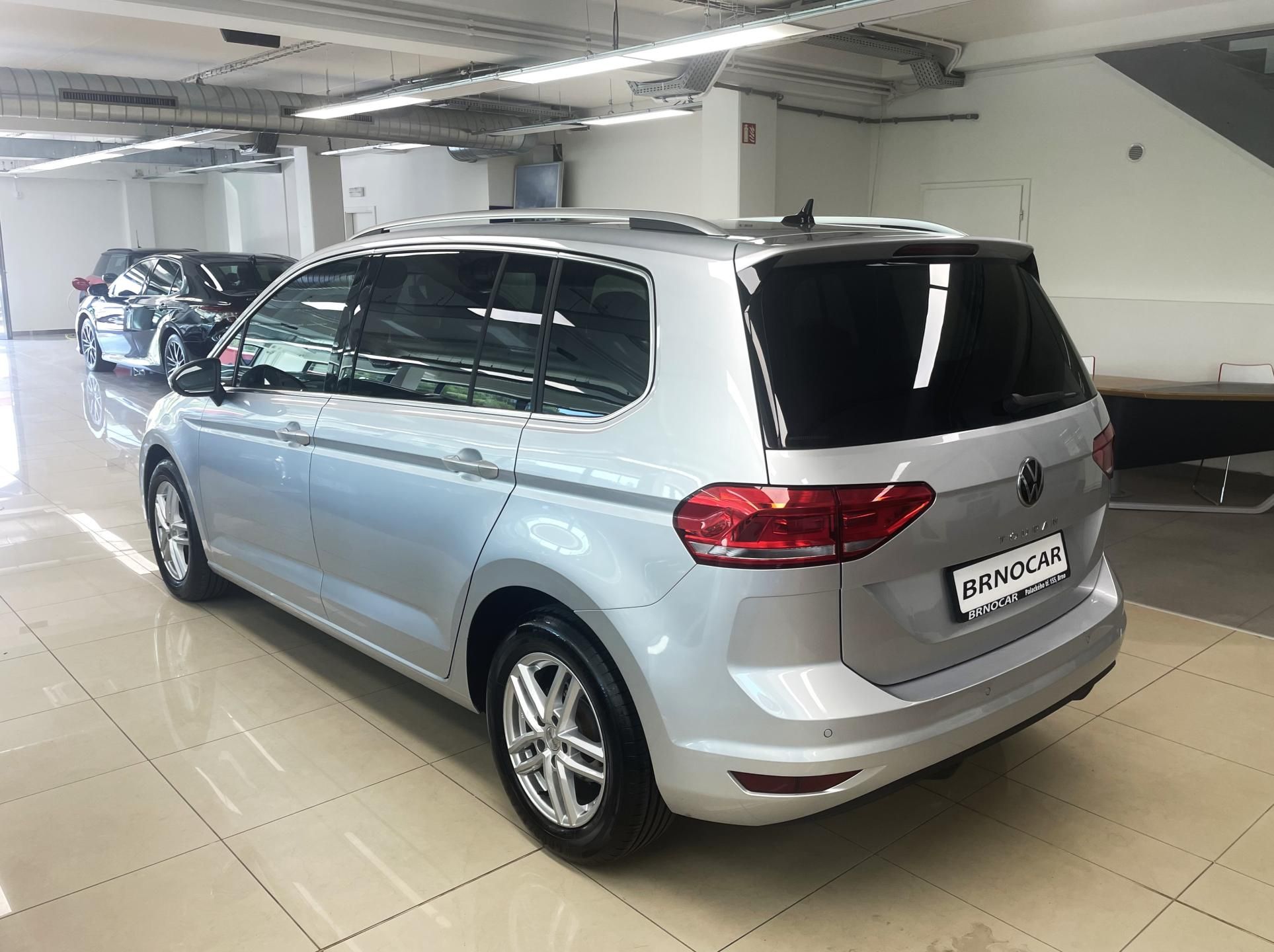 Volkswagen Touran, 2,0TDi Comfortline, ČR, 1.MAJ - fotka 4