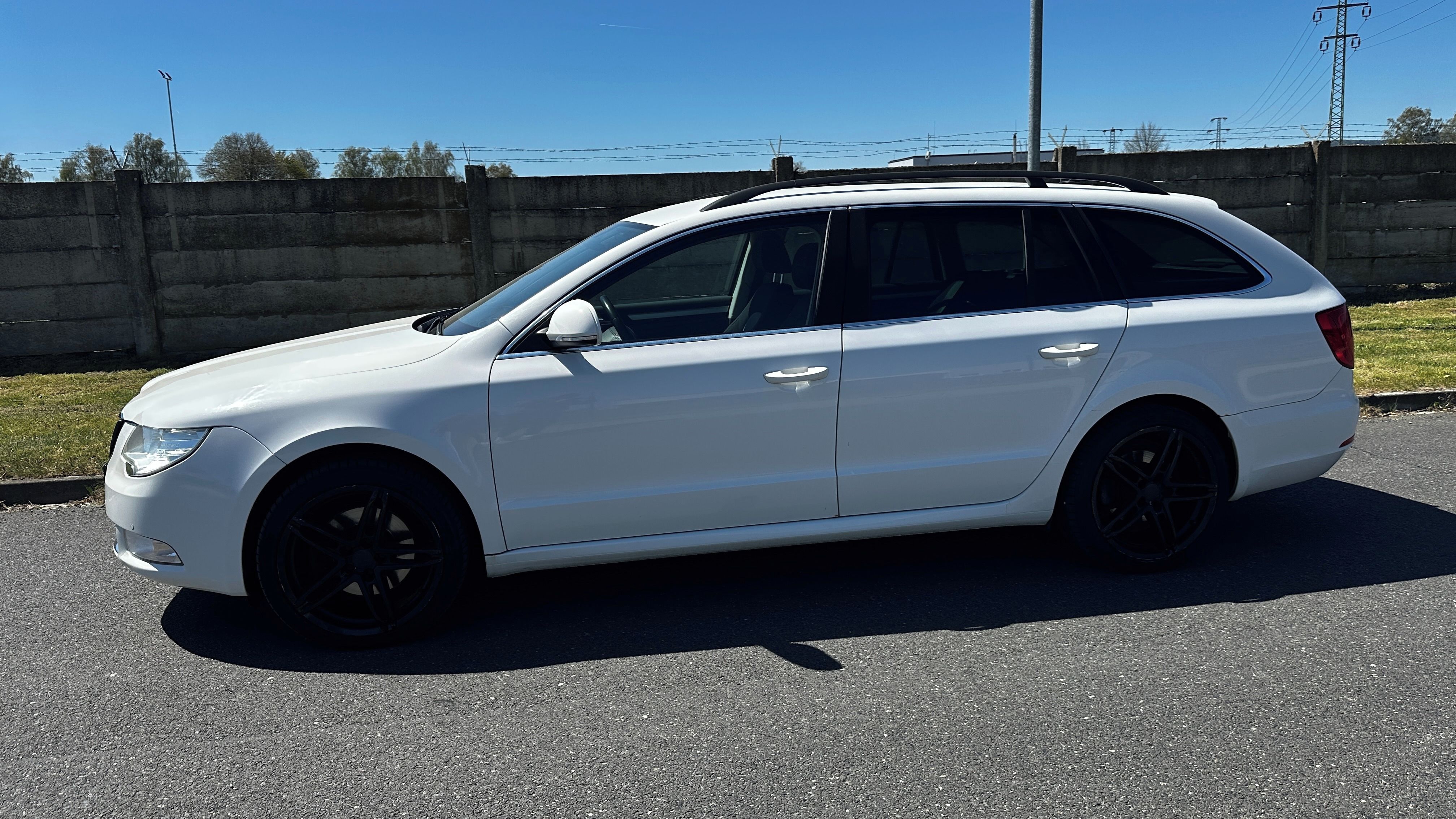 Škoda Superb, 2.0 TDI - fotka 2
