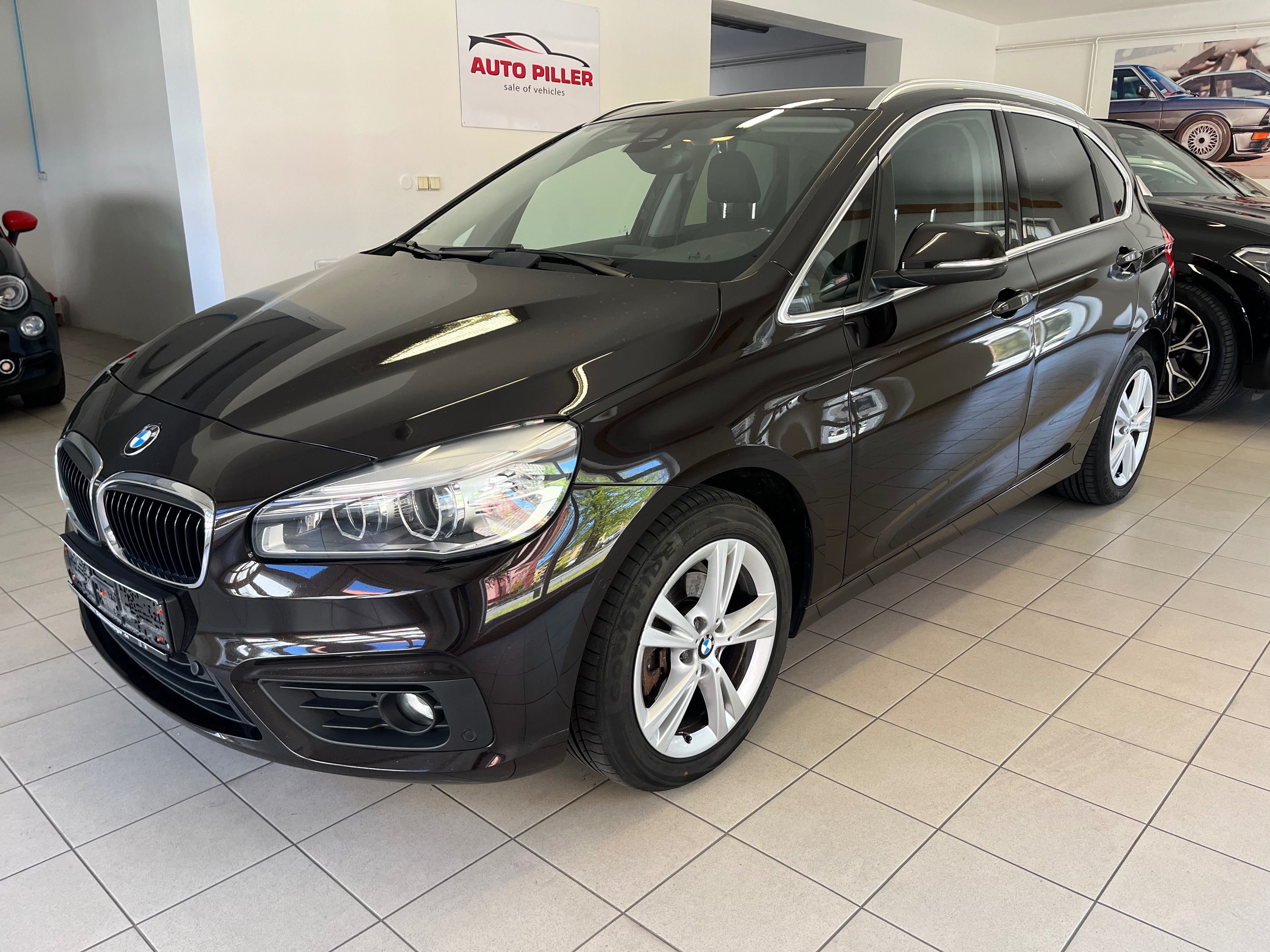 BMW Řada 2, 218d Active Tourer  LED