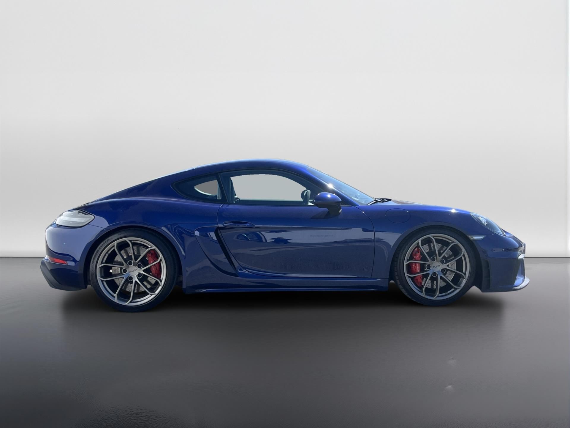 Porsche Cayman, GT4 - fotka 6